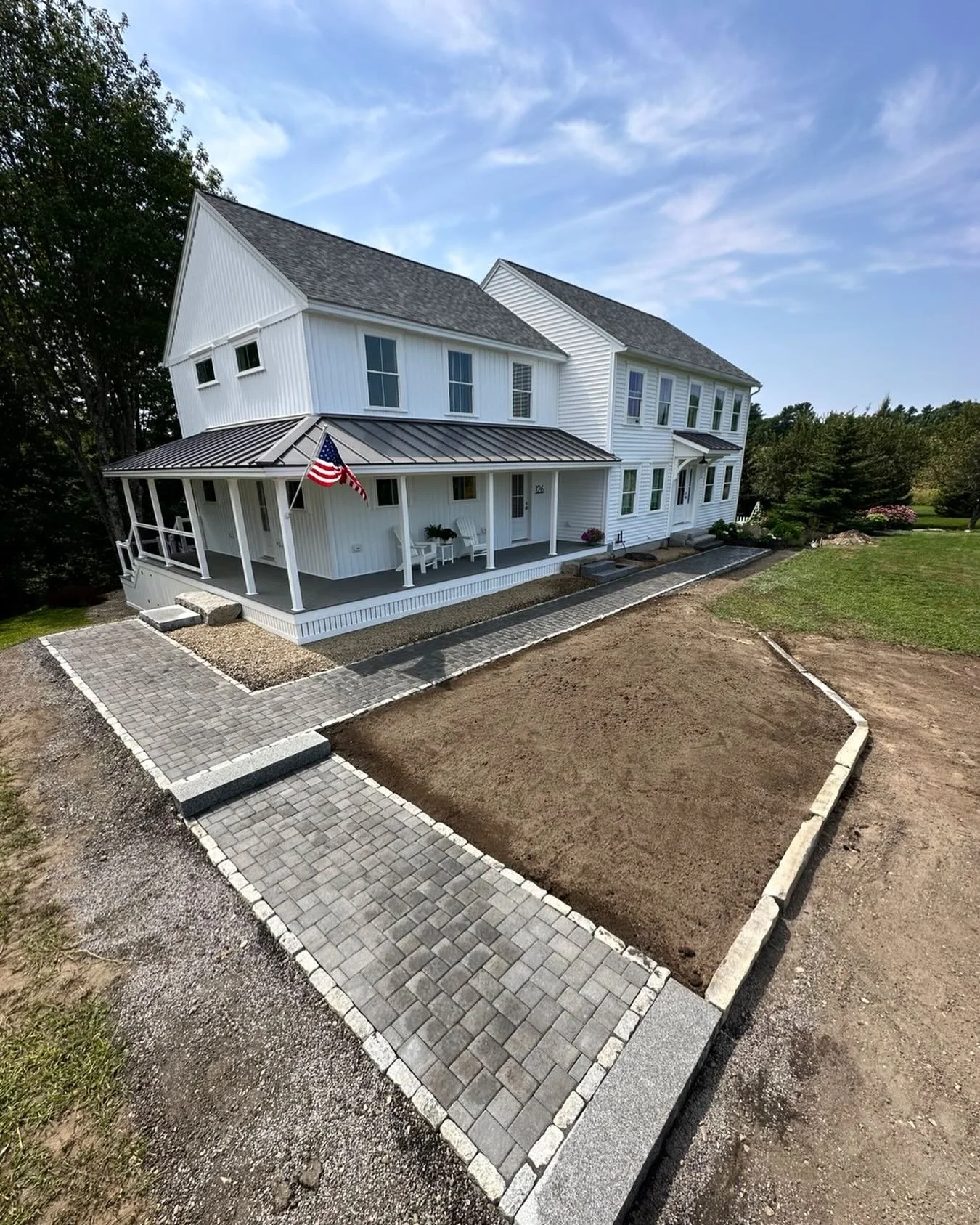 Curb appeal 🇺🇸

Built to last with @gagneandson pavers! Reach out today to get on our 2026 summer schedule!

#hardscape #landscapedesign #art #granite #walkway