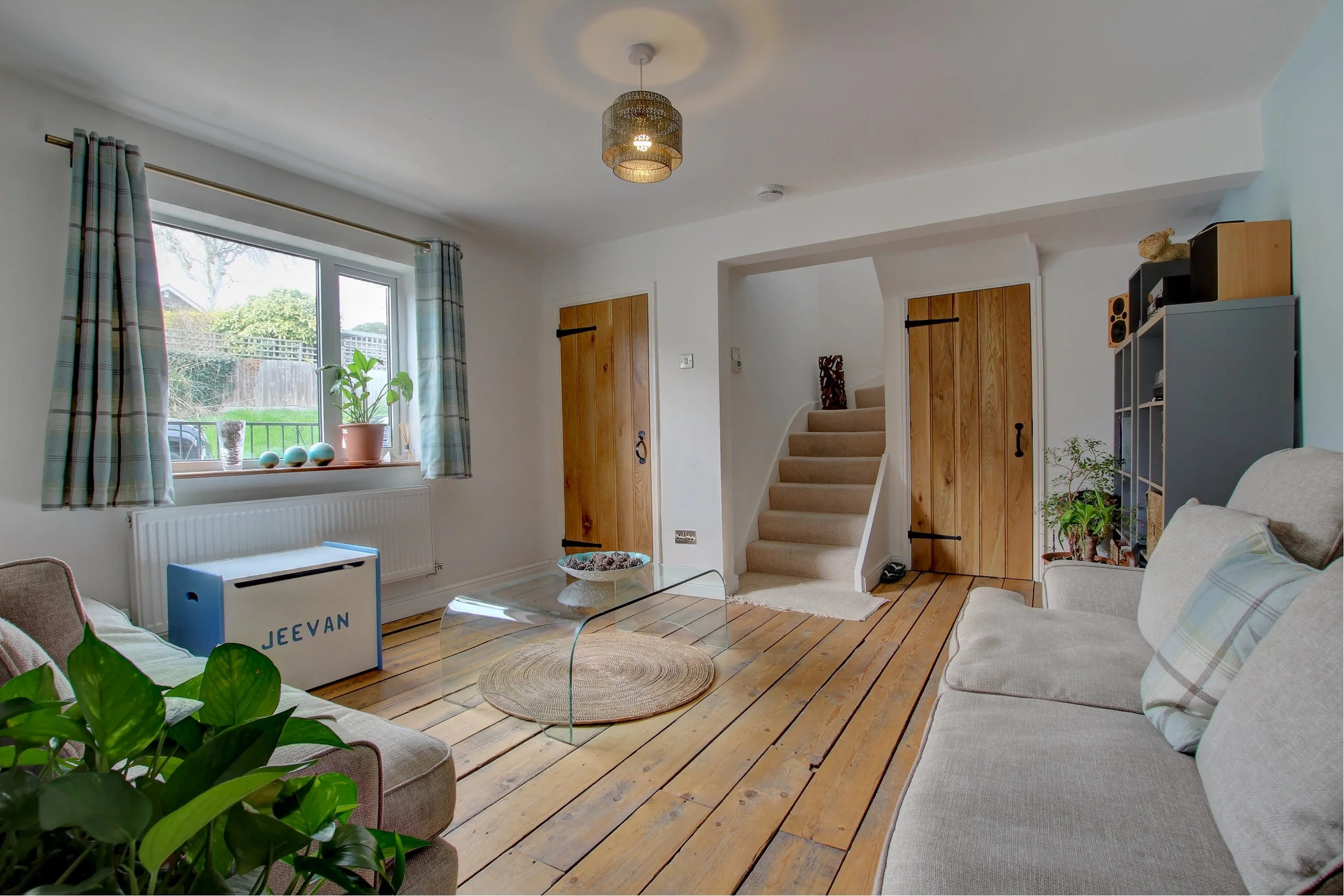 2 sitting room.jpg