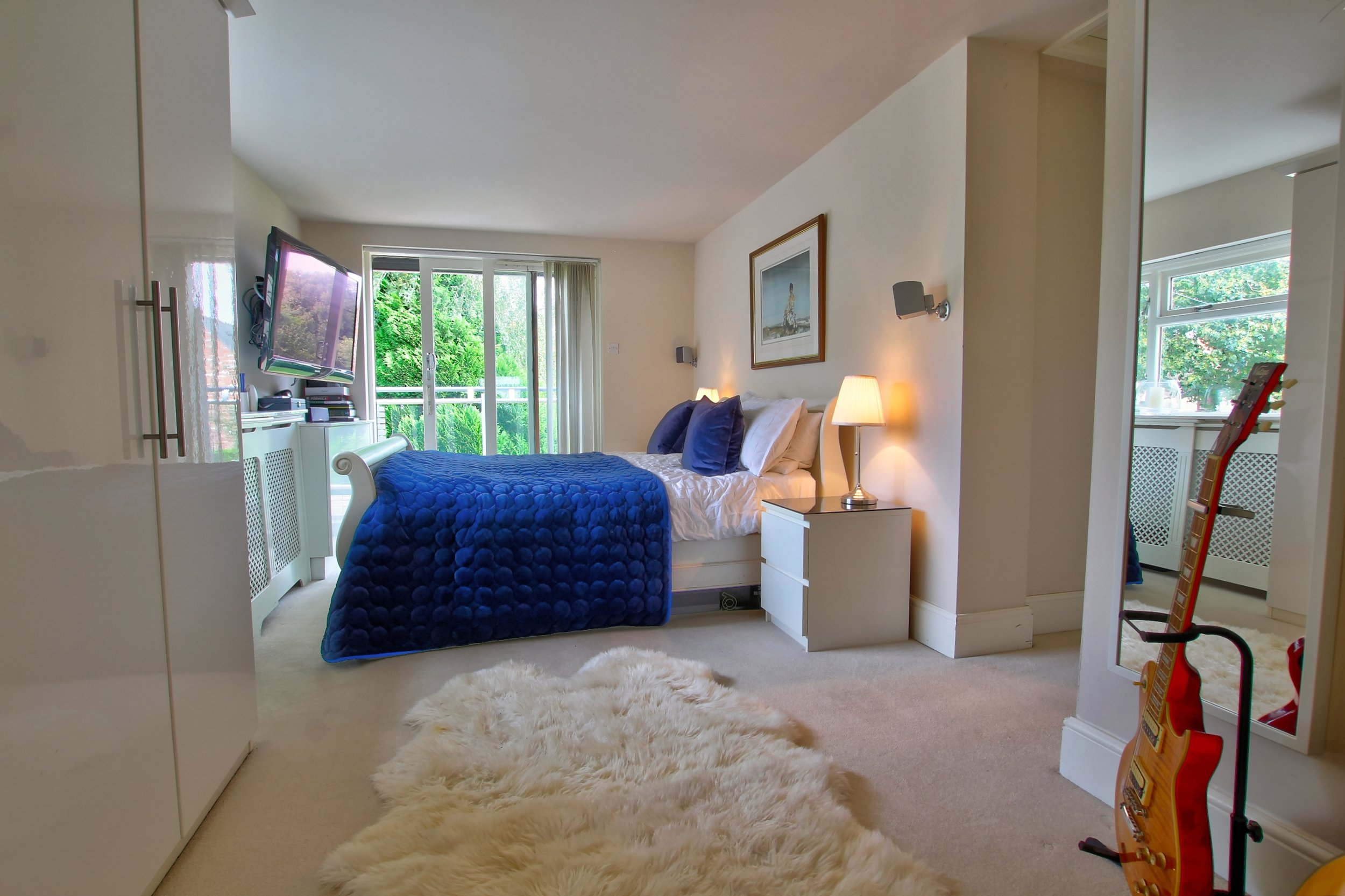 30 master bedroom i.jpg