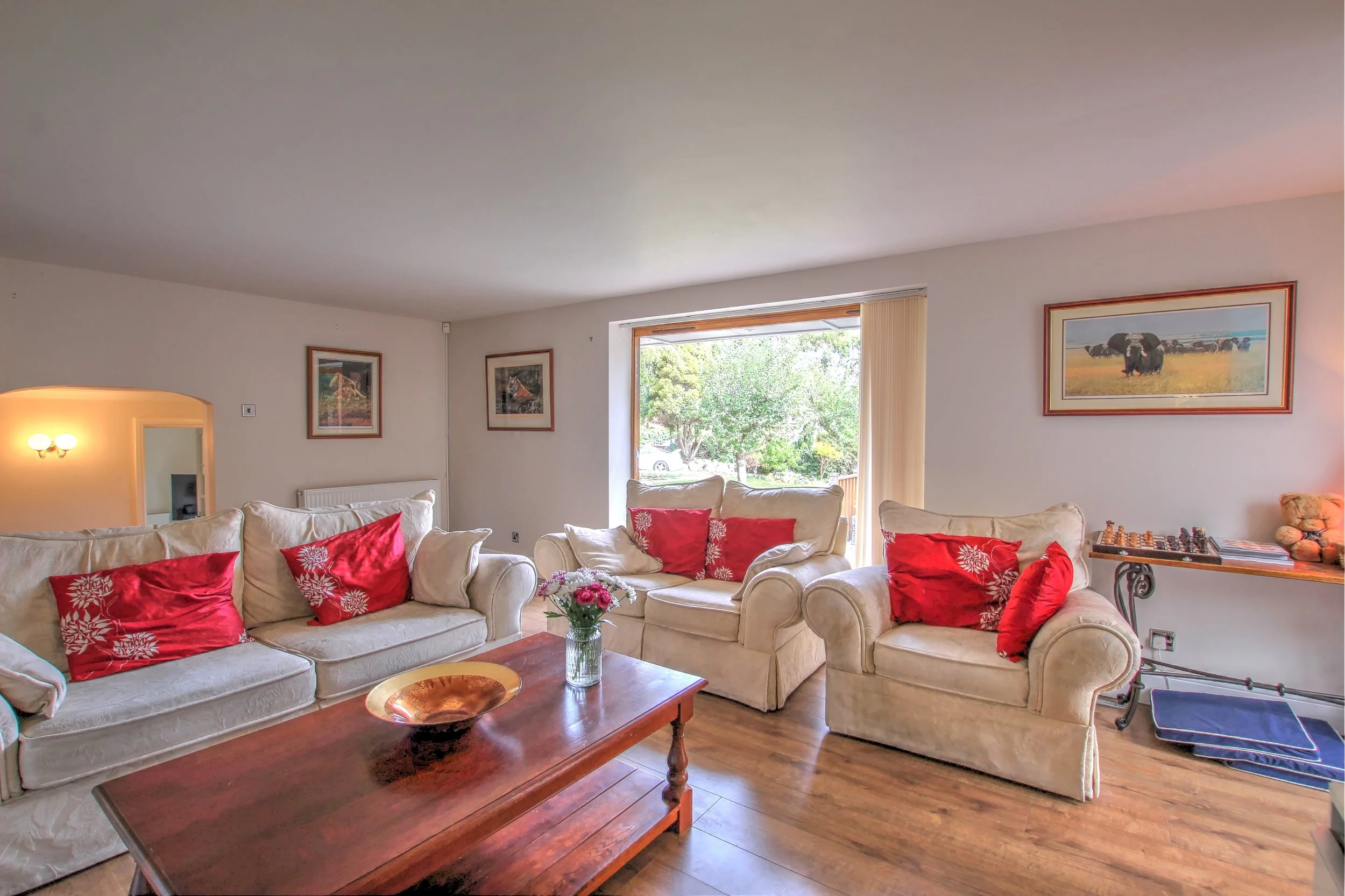 45 sitting room v.jpg
