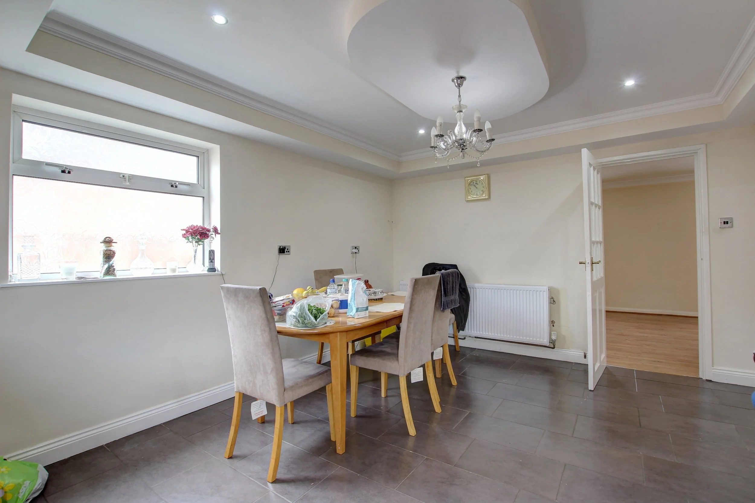 14 dining area.jpg