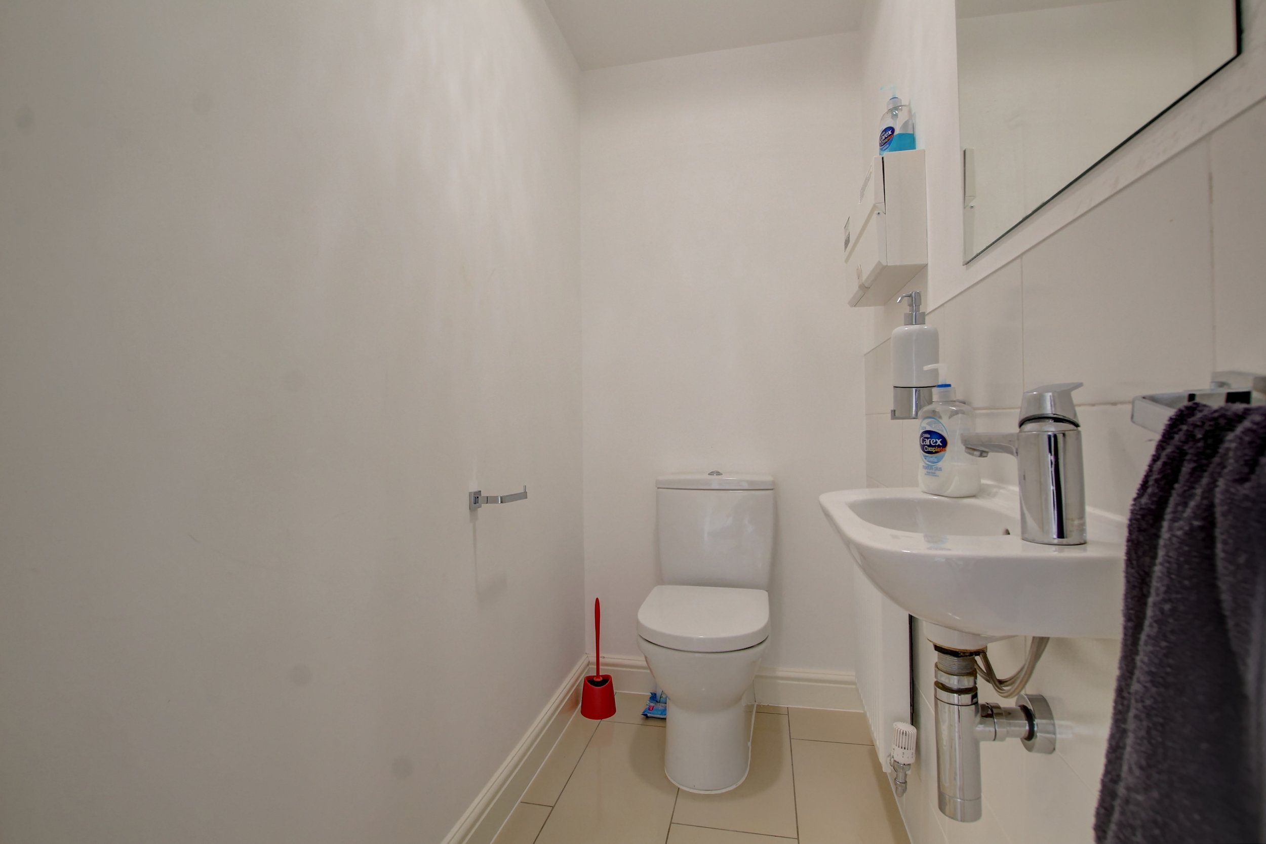 6 cloakroom.jpg