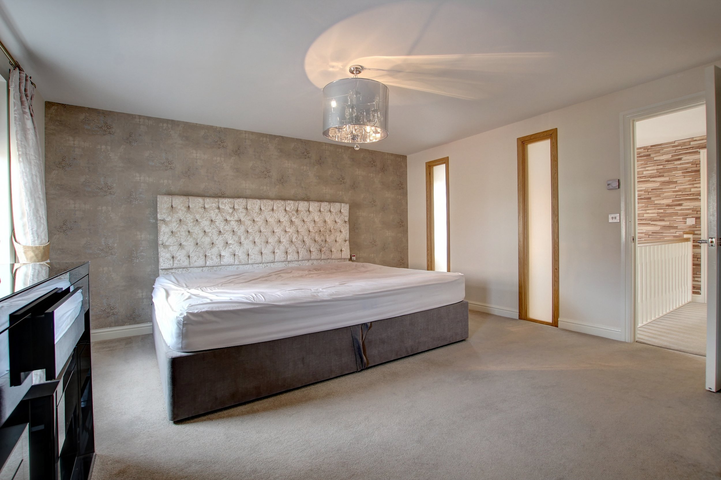 20 master bedroom.jpg