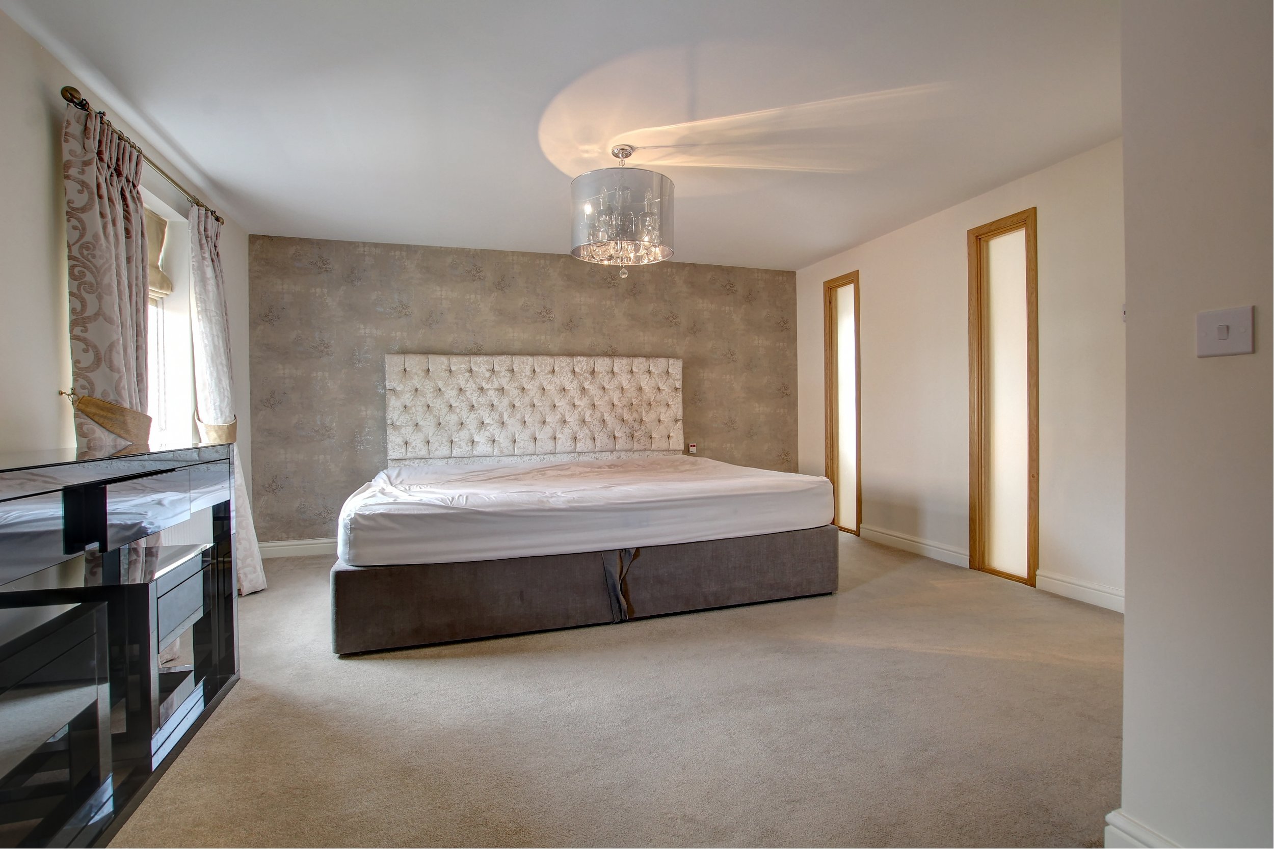 21 master bedroom.jpg