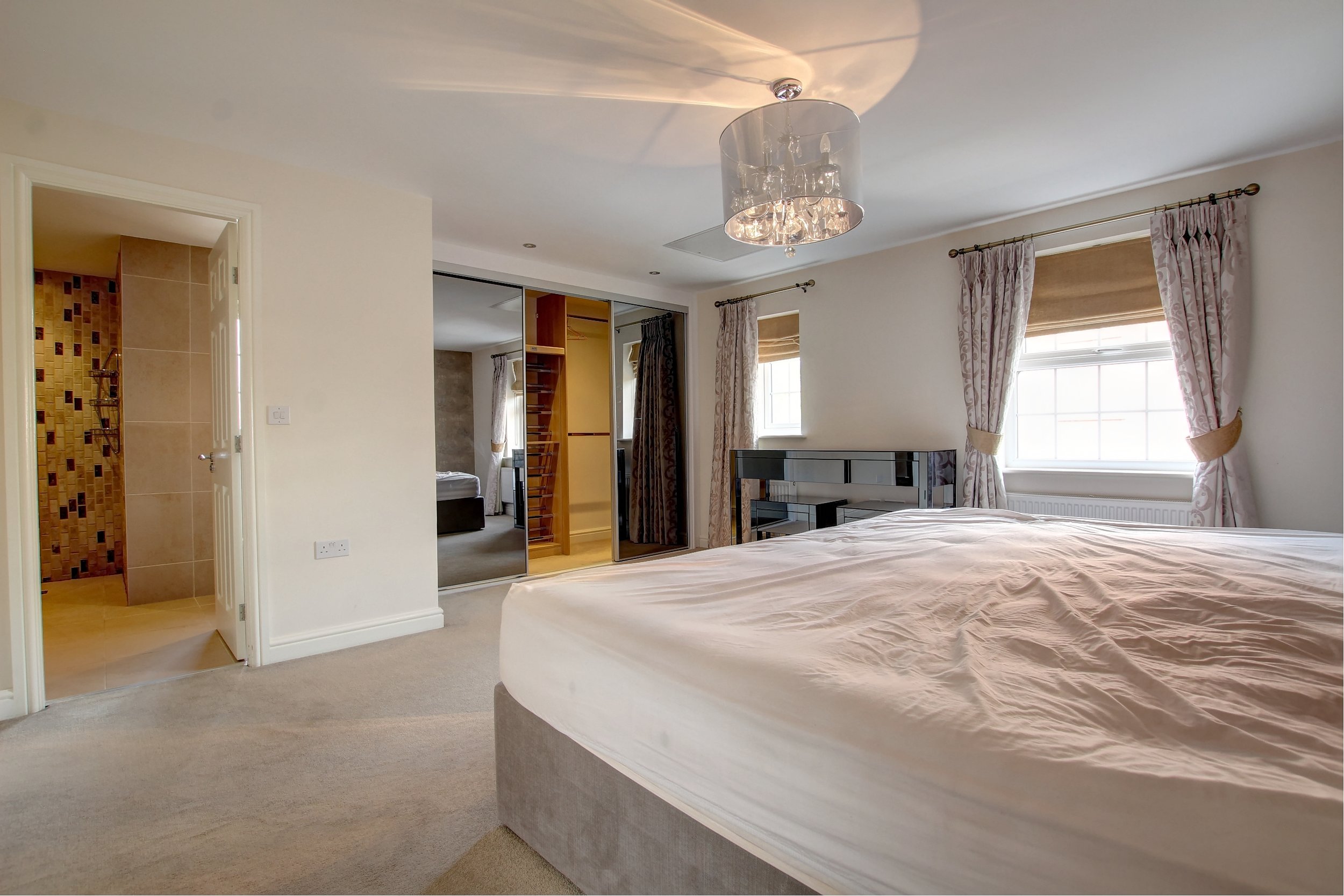 22 master bedroom.jpg