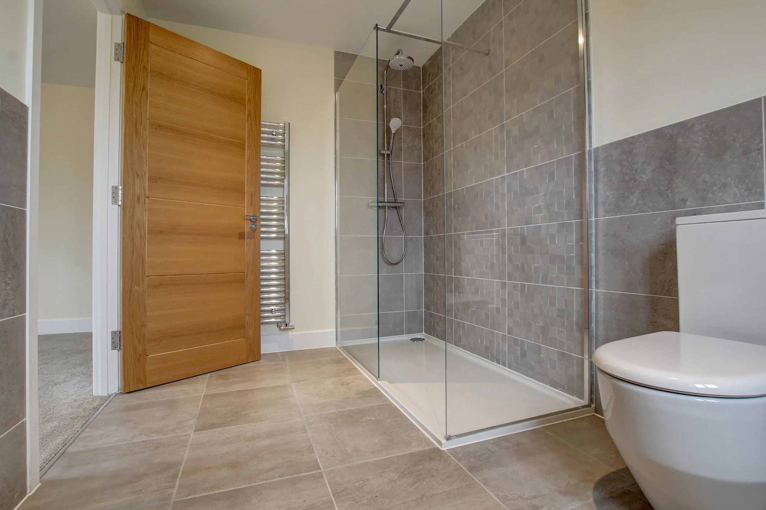 20 en suite.jpg