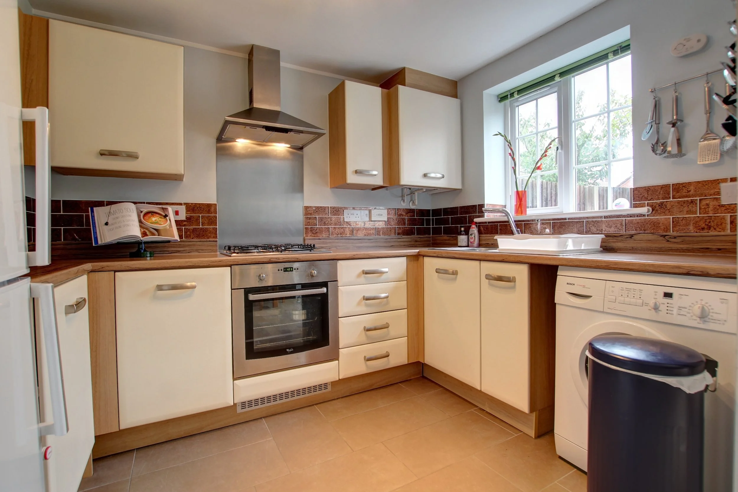 5 kitchen.jpg