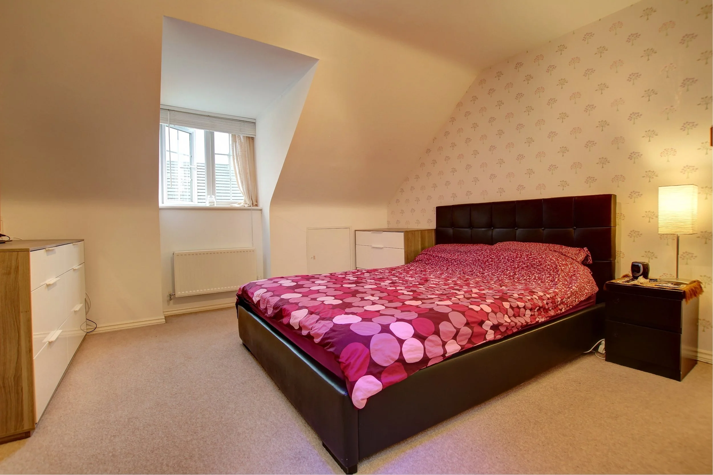 20 master bedroom.jpg