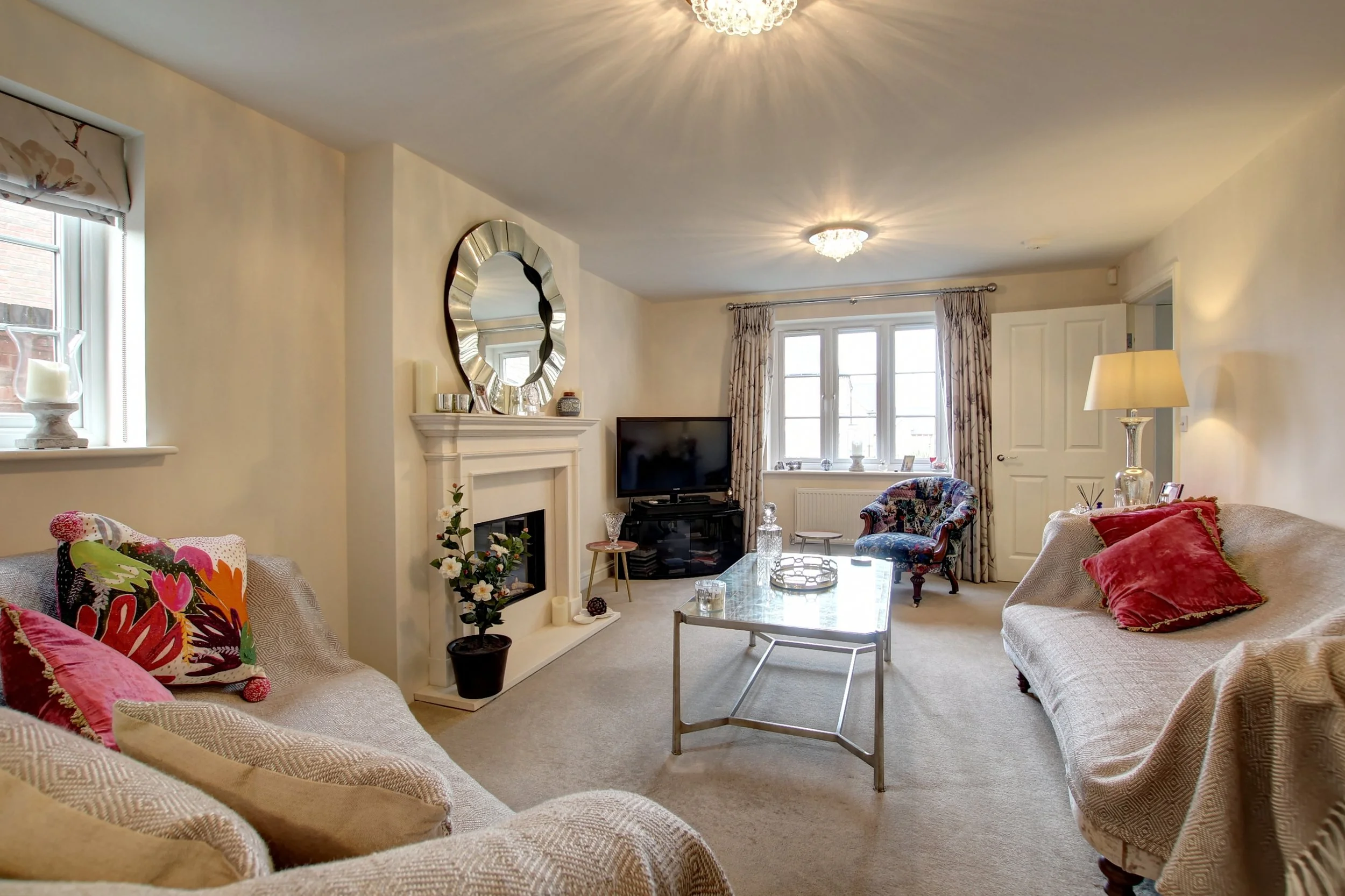 2 sitting room.jpg