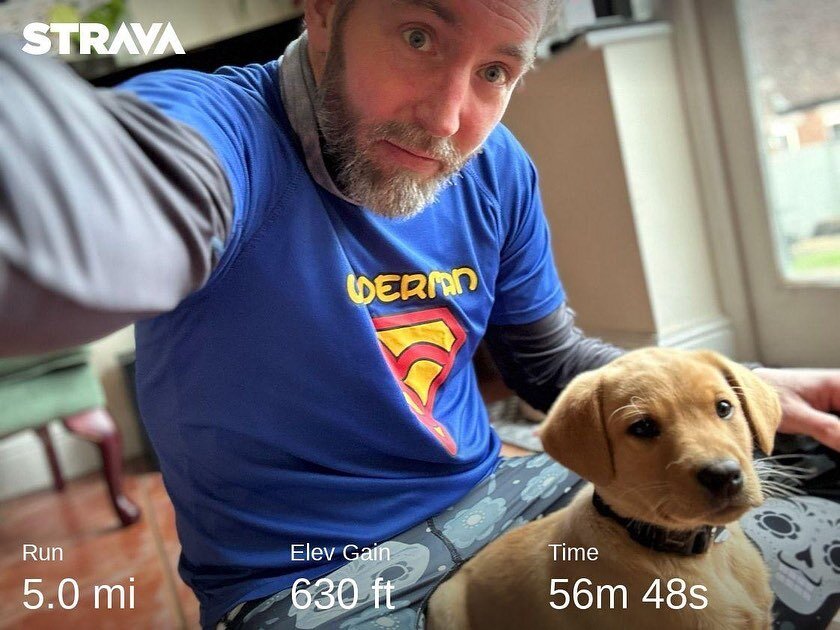 One last run for @roarsomerunnergeorge #teamblue February run challenge&hellip; post run photo was invaded by @rustiesrambles&hellip; no objections from me! 🥰

Good #strengthtraining session - Tuesdays are my fave! 

It&rsquo;s full on having a litt