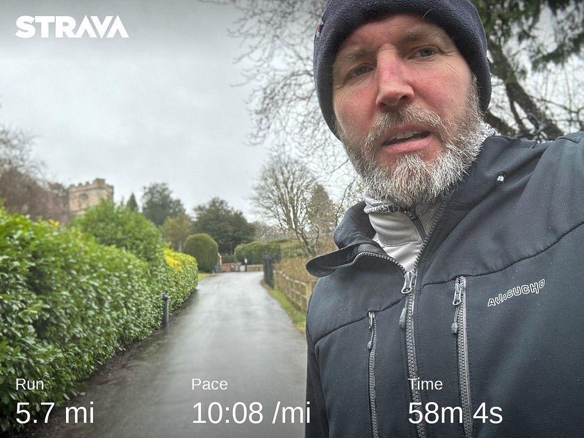 Nice run, some &ldquo;snow&rdquo; mainly moist, some road, some trail, but good to get out. Went via Compton Basset, possibly the nicest village by us, and also was amused by a steaming pile of shit, so had to take the pic&hellip; 😆

@the.barefootat