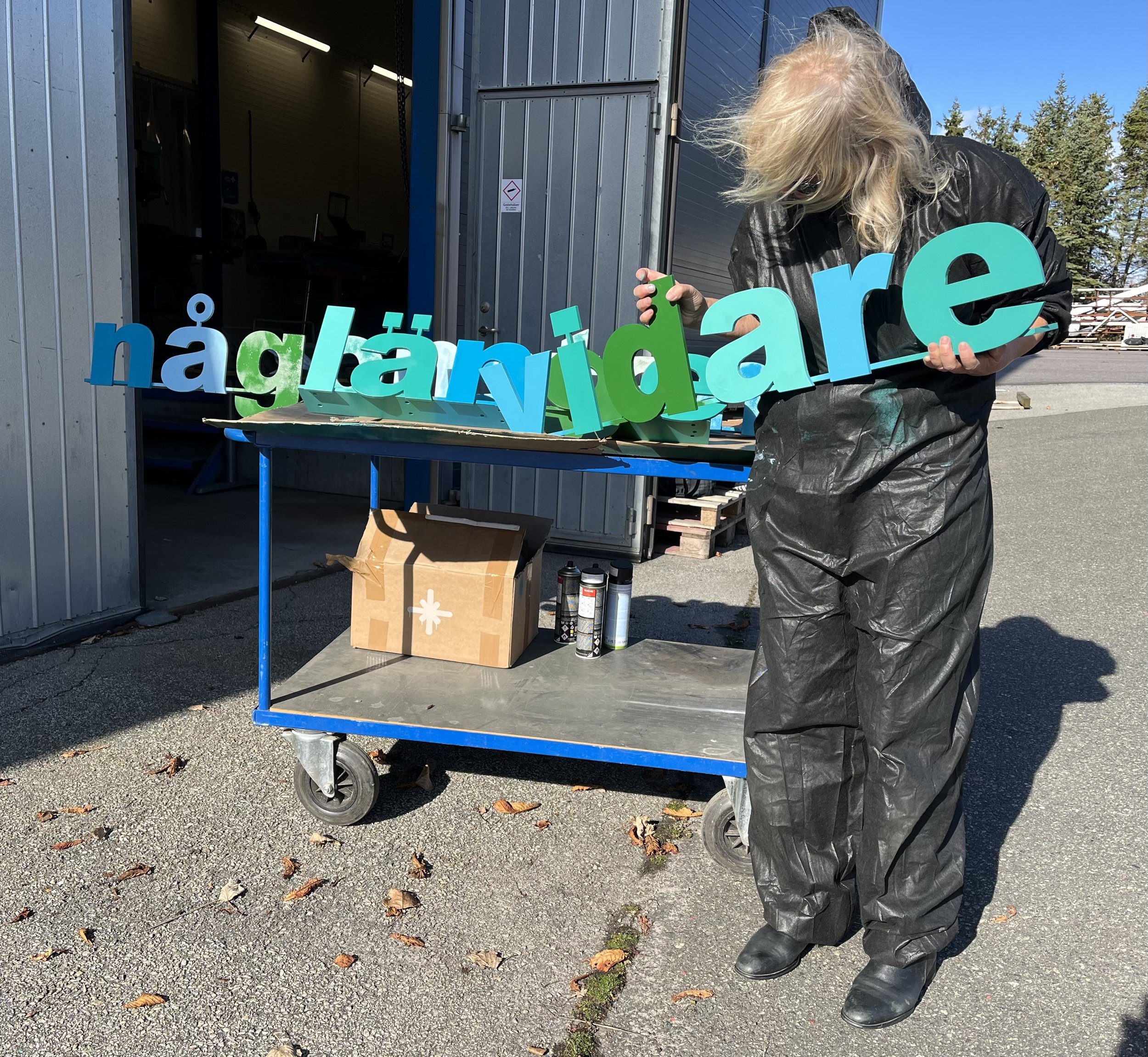  någonstans, länge vidare  Ystad havsbad 2025  Verken placerades vid utkanten och längs med var brygga.   