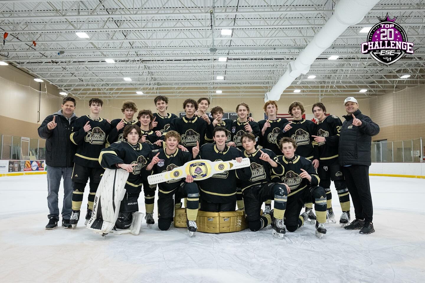 🏆🐻15U CHAMPIONS🐻🏆
OAKLAND JR. GRIZZLIES @ojghockey 
.
@verberohockey 15U MVP #13 @nick_bogas 
.
Photo by: @takeyourshot.photos