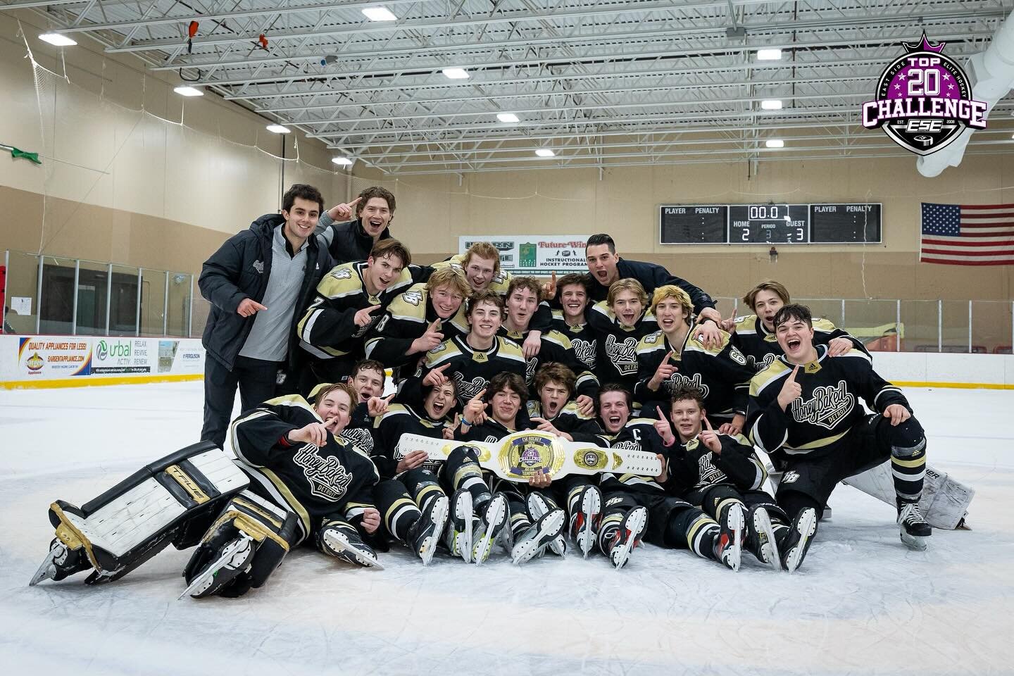 🏆🐷16U CHAMPIONS🐷🏆
HONEYBAKED @honeybakedhc 
.
@verberohockey 16U MVP #2 @baylor_berg2 
.
Photo by: @takeyourshot.photos