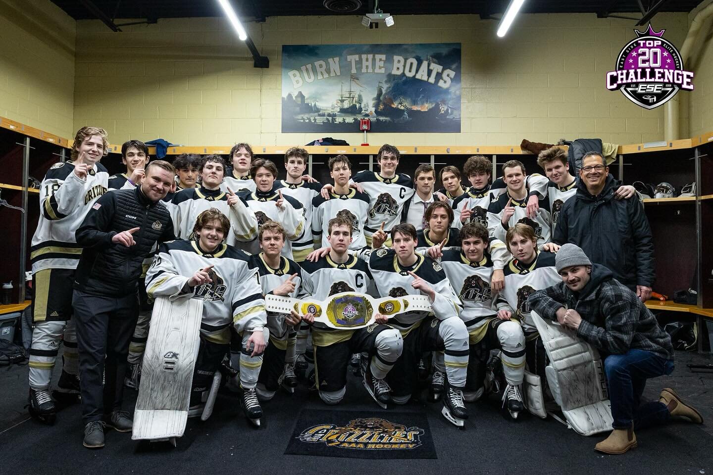 🏆🐻 18U CHAMPIONS🐻🏆
OAKLAND JR. GRIZZLIES @ojghockey 
.
@verberohockey 18U MVP #24 @ryan.ickes 
.
Photo by: @takeyourshot.photos