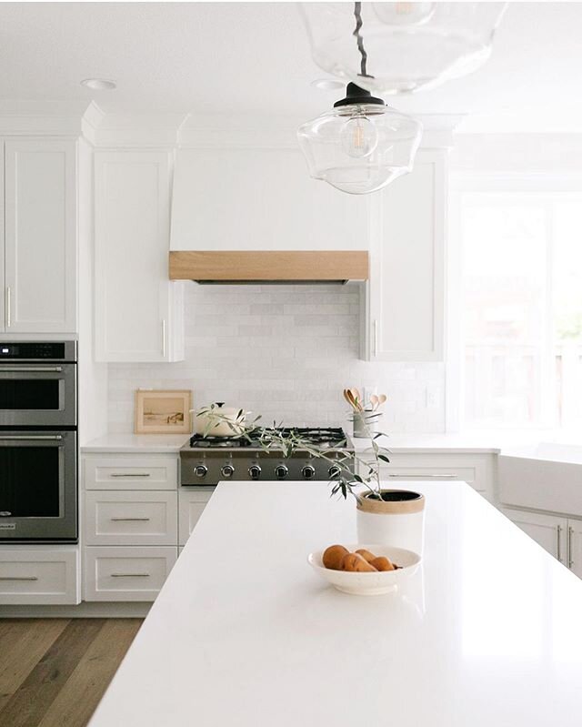 Another client project completed! This one was red cherry everything when we first met and we completely transformed the entire home! Check out the before and after of the kitchen space in our stories! Build + Design by @williamsonjameshomes 📷 by @b