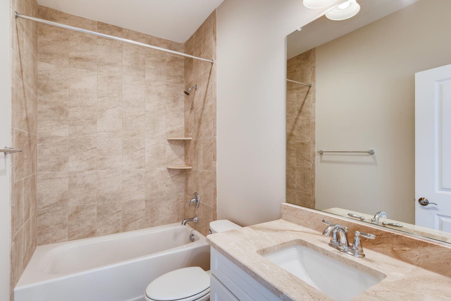 712 Riverside Drive Essex MD-large-009-008-Bathroom-1500x1000-72dpi.jpg