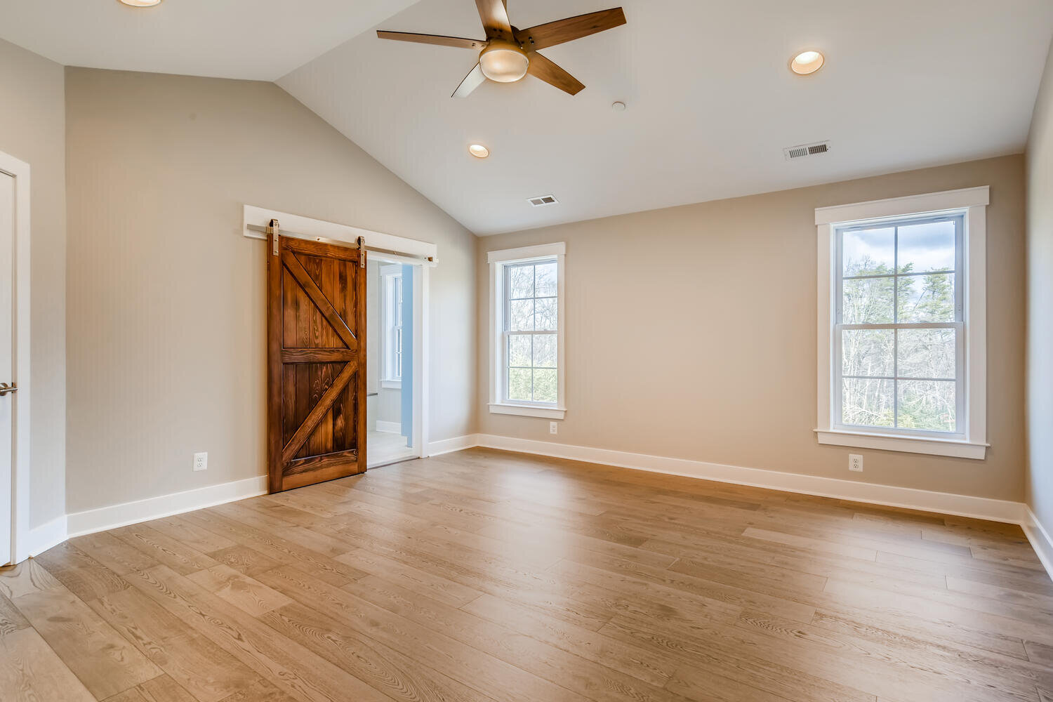 barn-door-masterbedroom-castle-rock-builders-in-baltimore-county.jpg