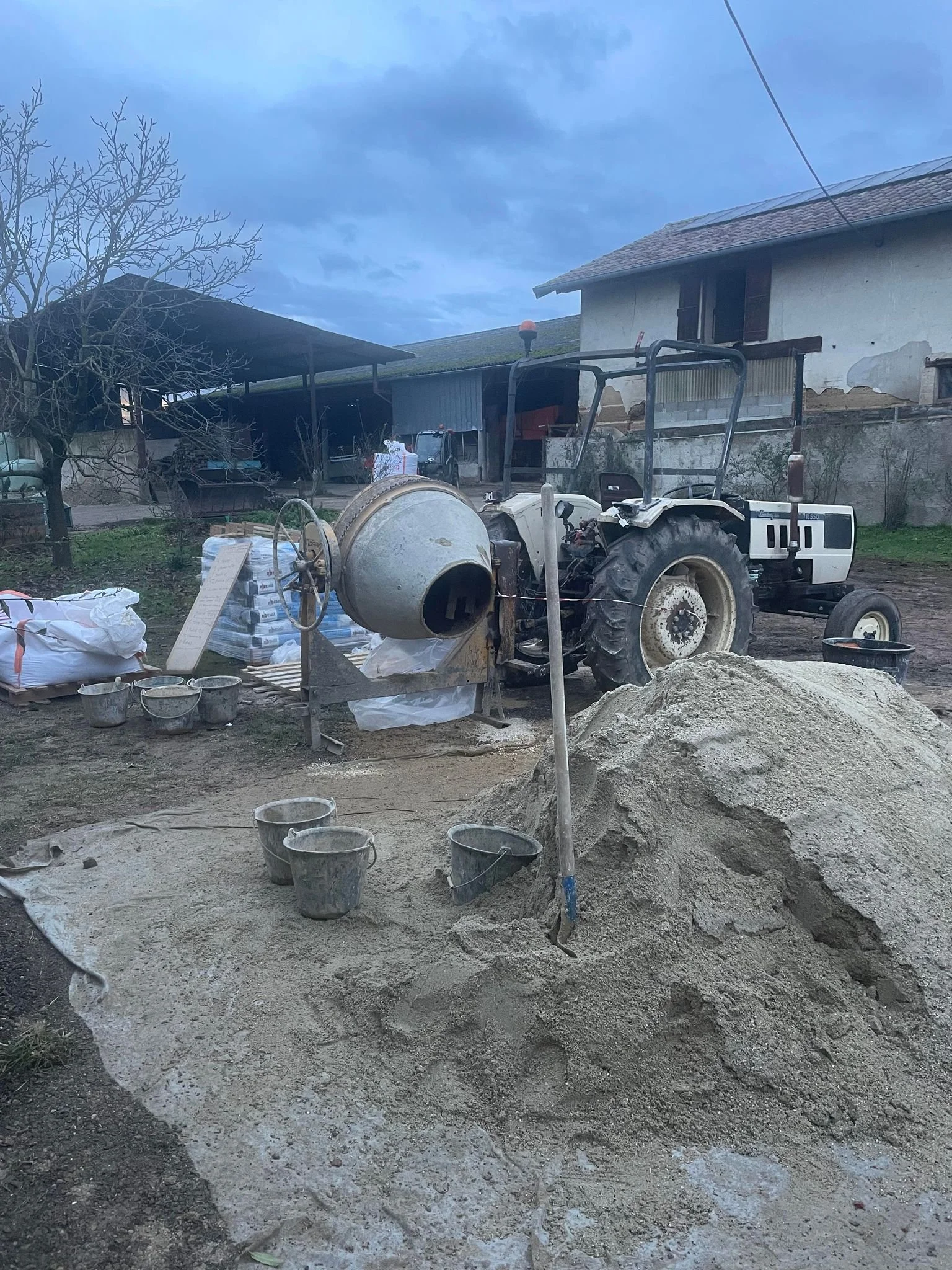 Chantier participatif à la Ferme de la Girodière
