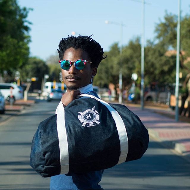 #Repost @andilebhala
・・・
Project #sowetothroughpictures....shout out to Project inflemed for hooking me up with this bag, it's a must have check out their page for more great design

Model @the_great_duch

#themanwiththeredbag #andilebhala_portraits 