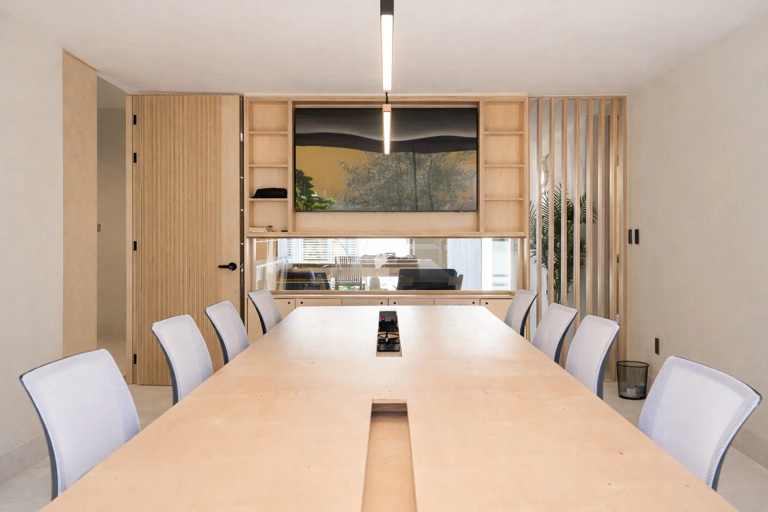 Especialistas en plywood de abedul, fabricación CNC y proyectos a medida.