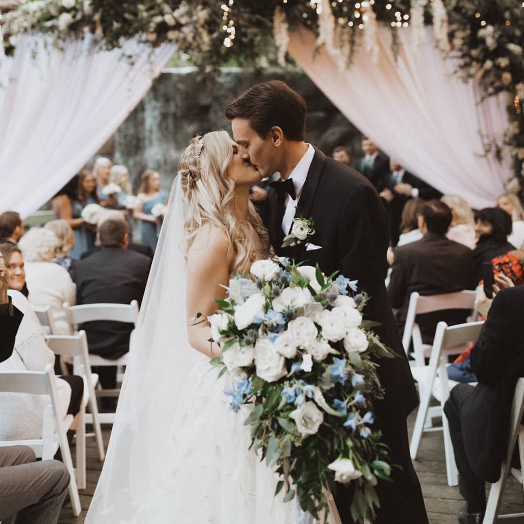 Cheers to 2021! I think we have all said it all! no more pontificating! Enjoy some pretty!

 Venue @calamigosranch
Planner &amp; Designer @novelty_events
Photography @dakaiphotography
Videography @emmalynncinema
Florals @irisesdesignsca
DJ @voxdjs
Li