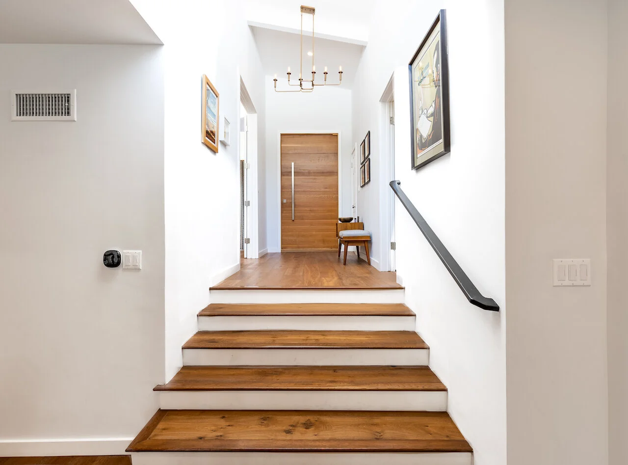 INTERIOR-FRONT HALL.jpeg