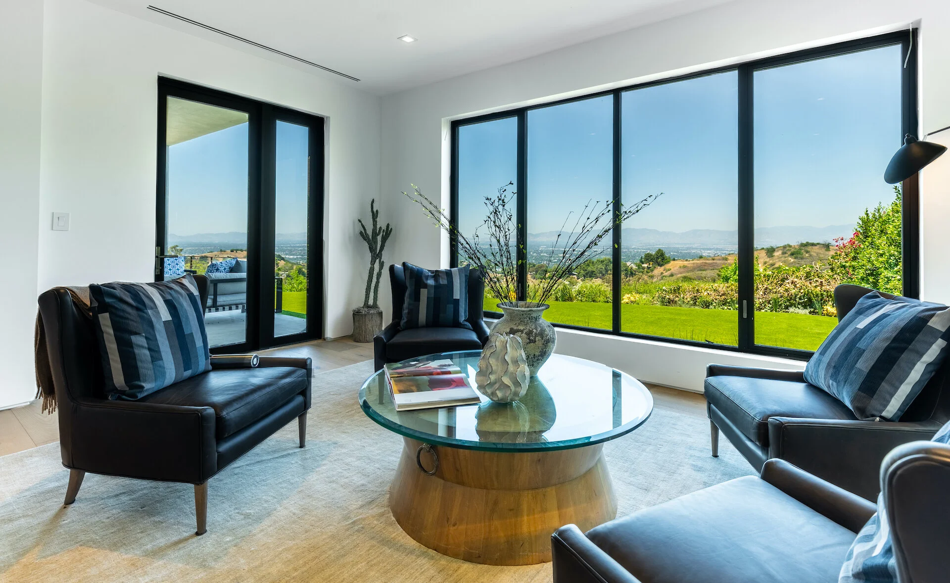 9) INTERIOR-LIVING AREA-2.jpeg