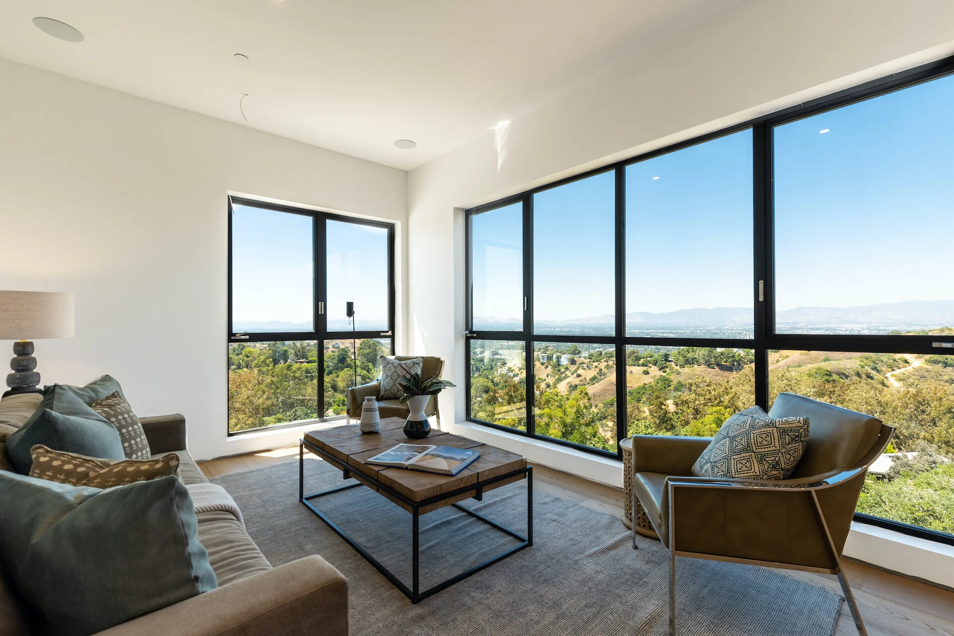 27) INTERIOR-UPSTAIRS AREA-3.jpeg