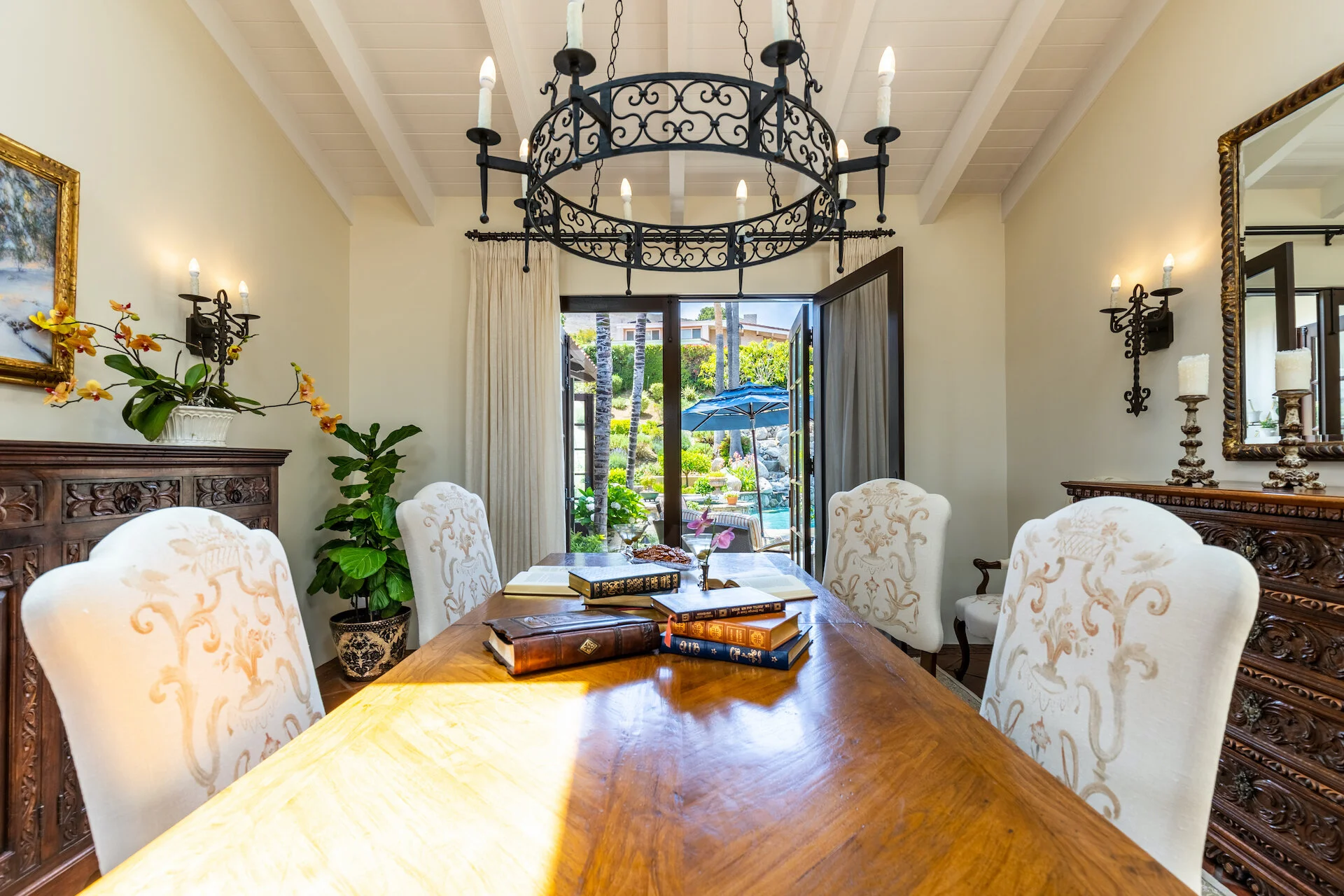 9) INTERIOR-DINING AREA-2.jpeg