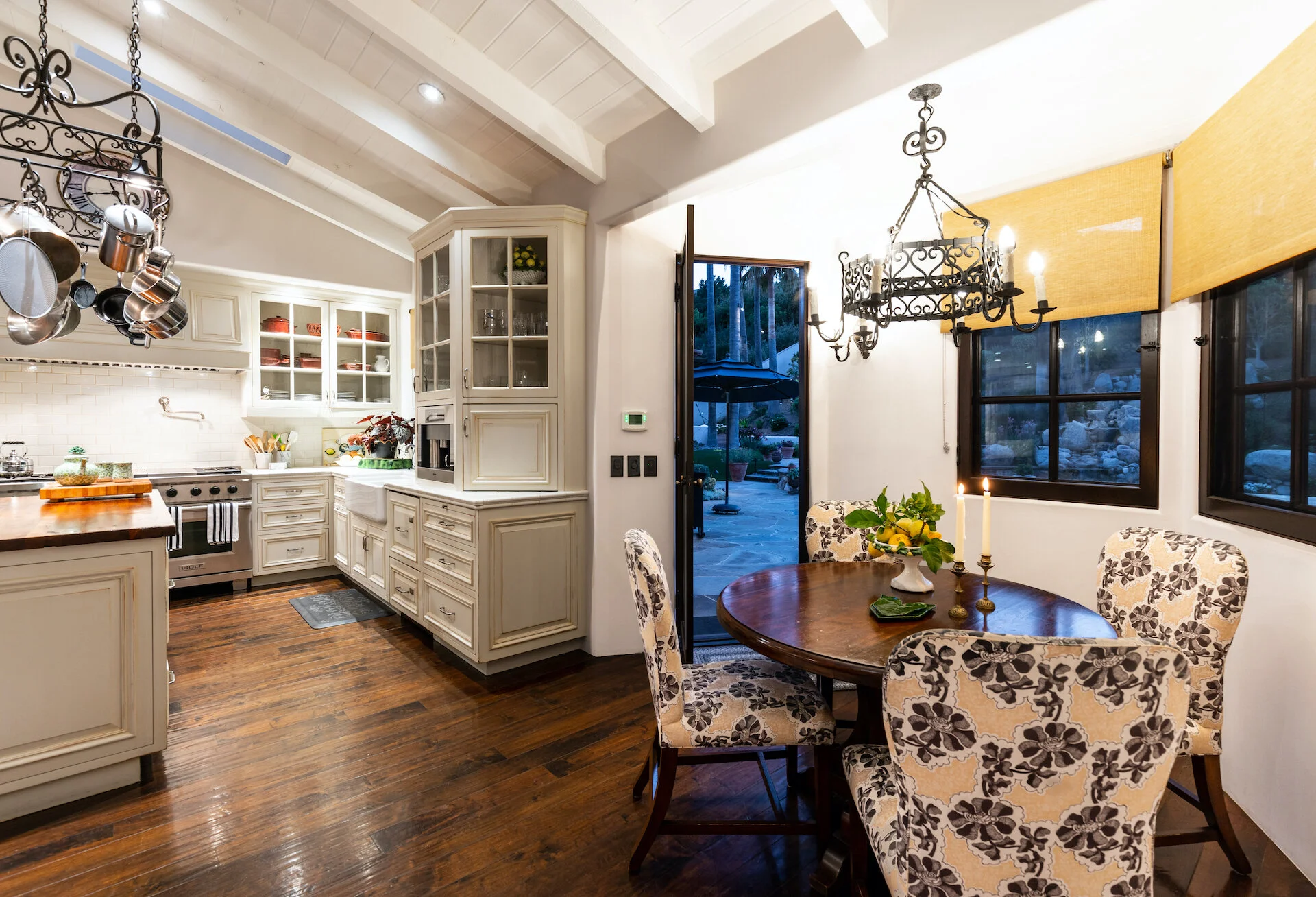 17) TWILIGHT KITCHEN-2.jpeg