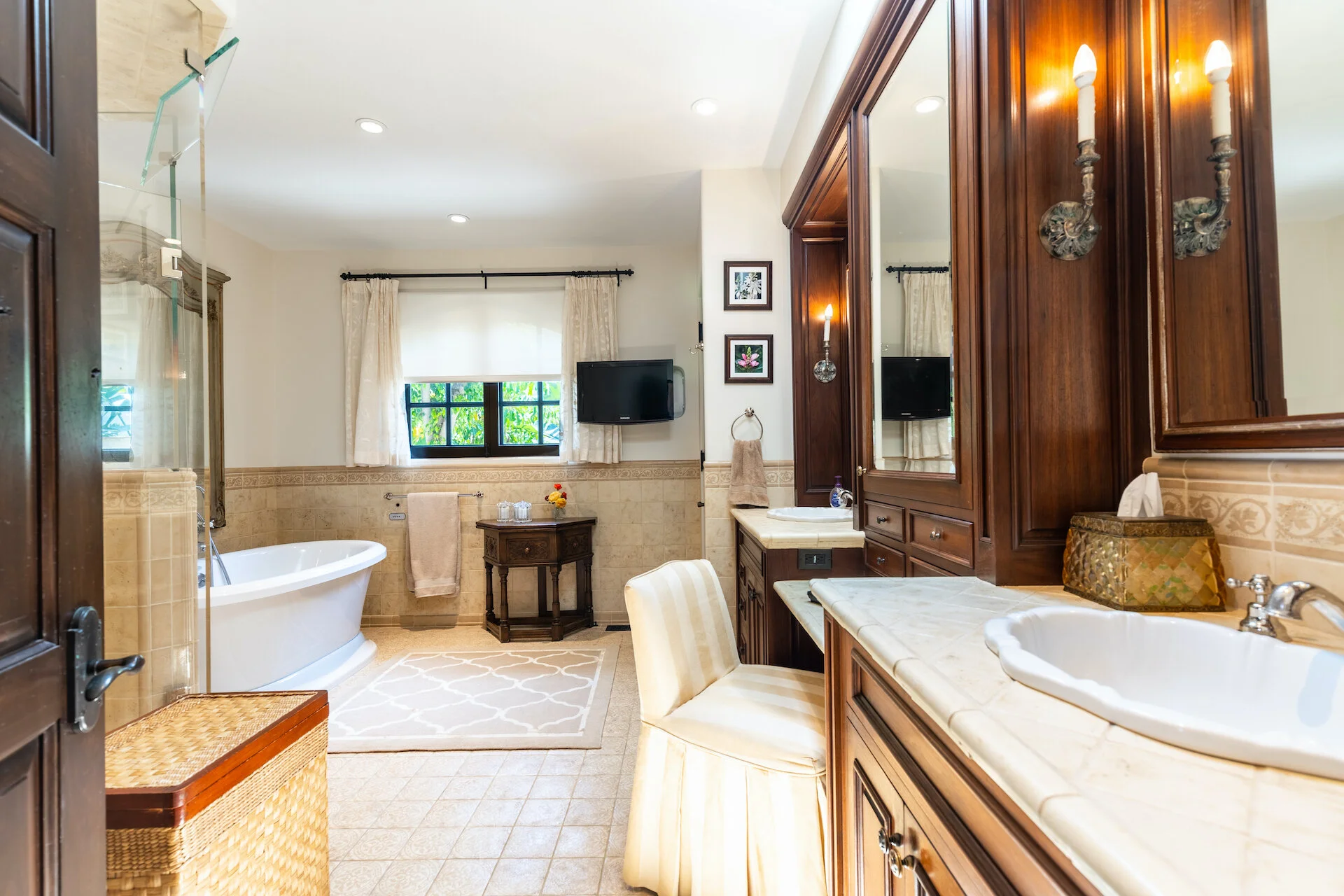 27) INTERIOR-MASTER BATH-6.jpeg