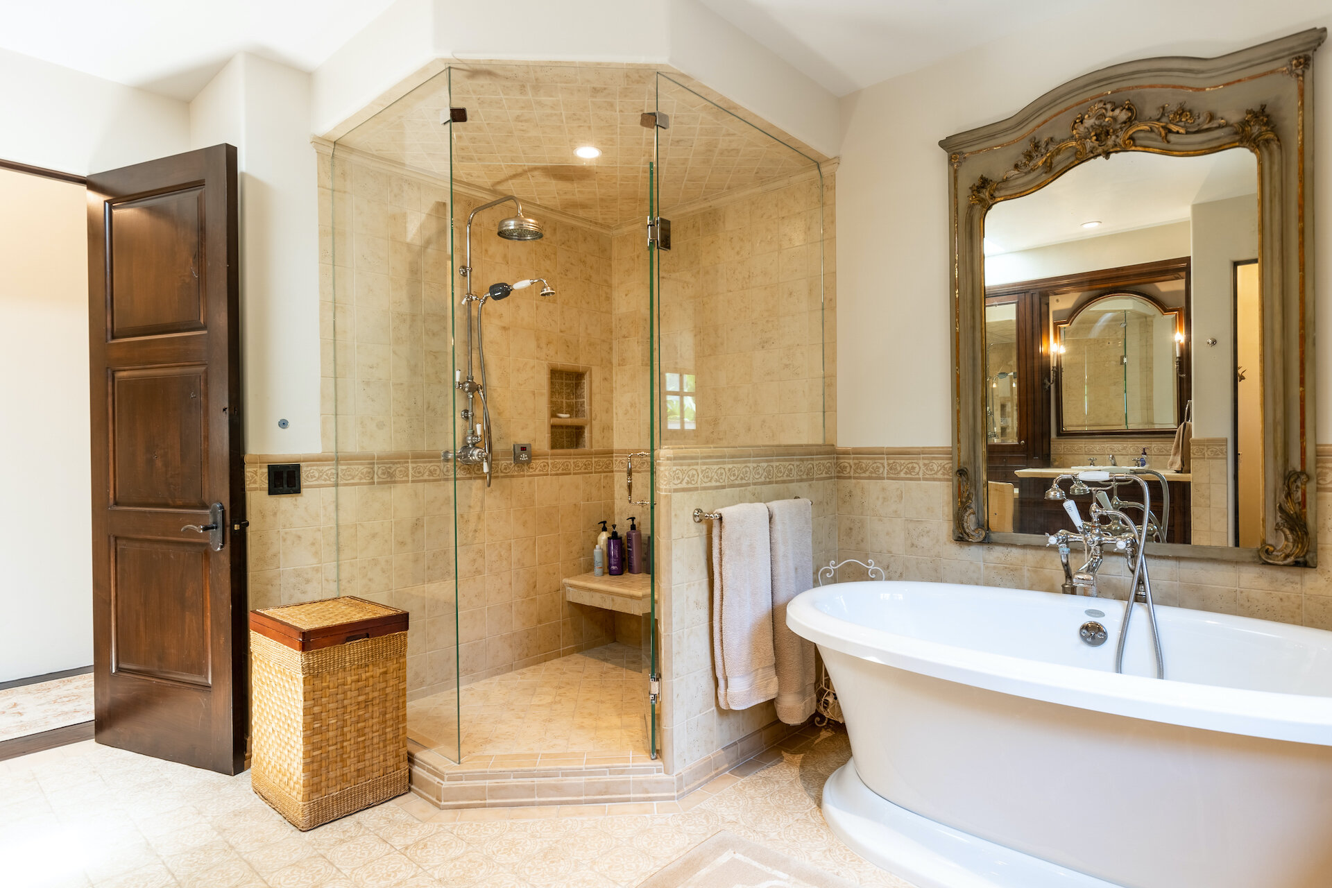 28) INTERIOR-MASTER BATH-5.jpeg