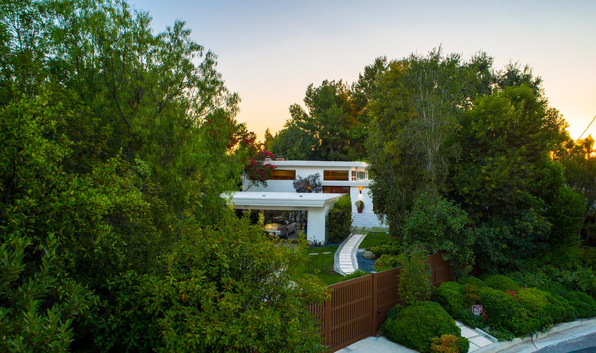 2) A FRONT TWILIGHT.jpeg