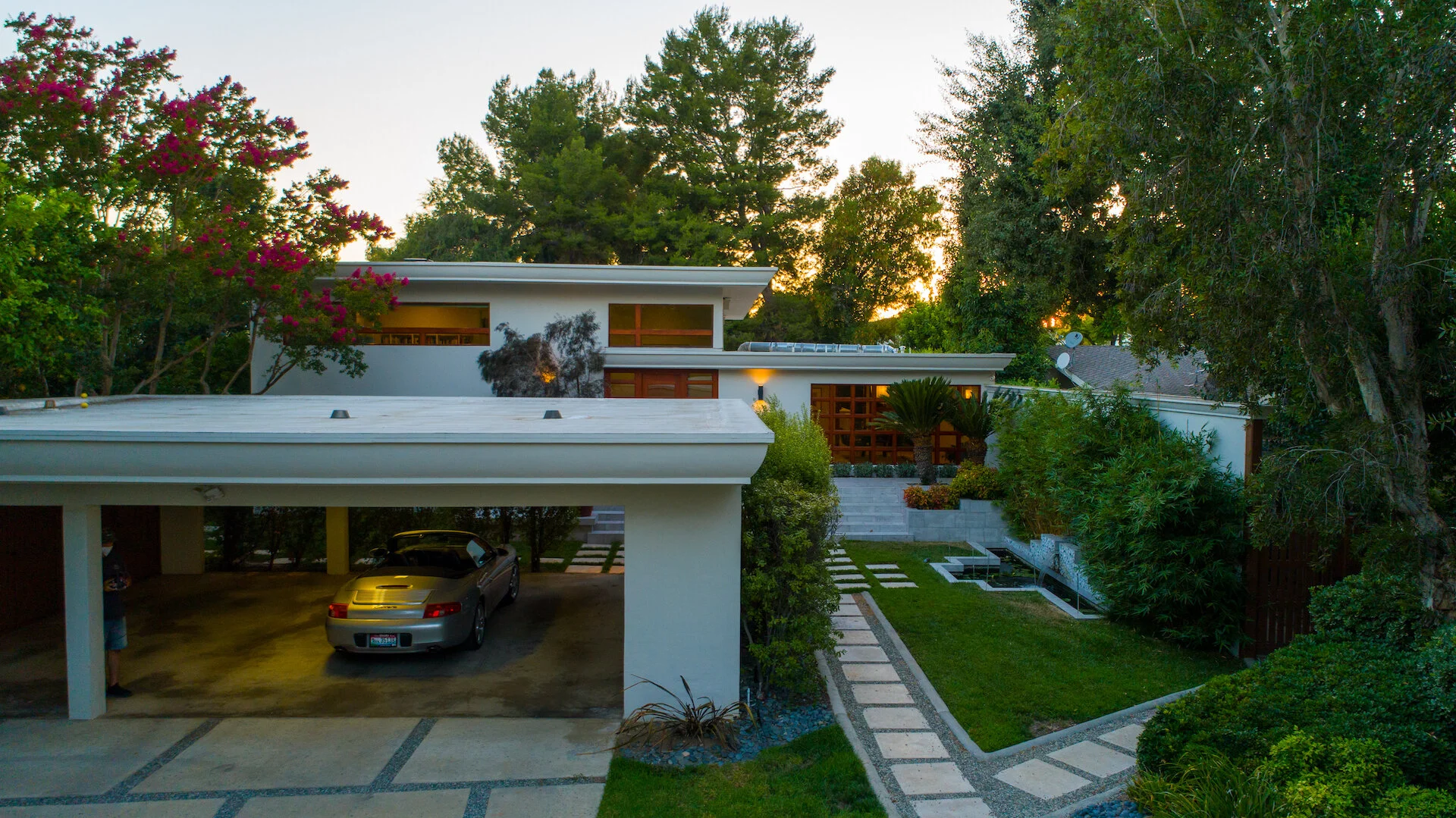 3) FRONT TWILIGHT-4.jpeg