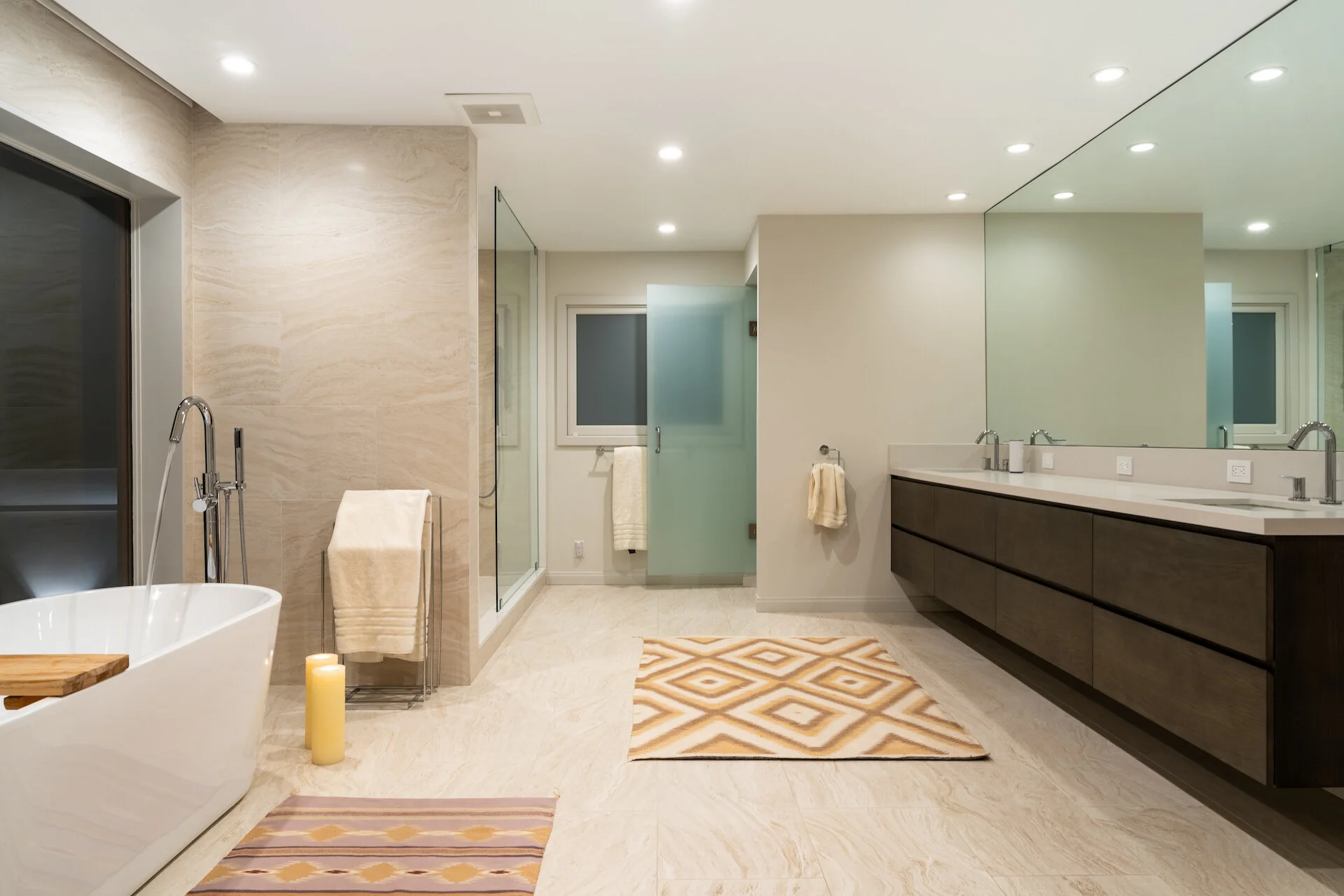 20) TWILIGHT-MASTER BATH.jpeg