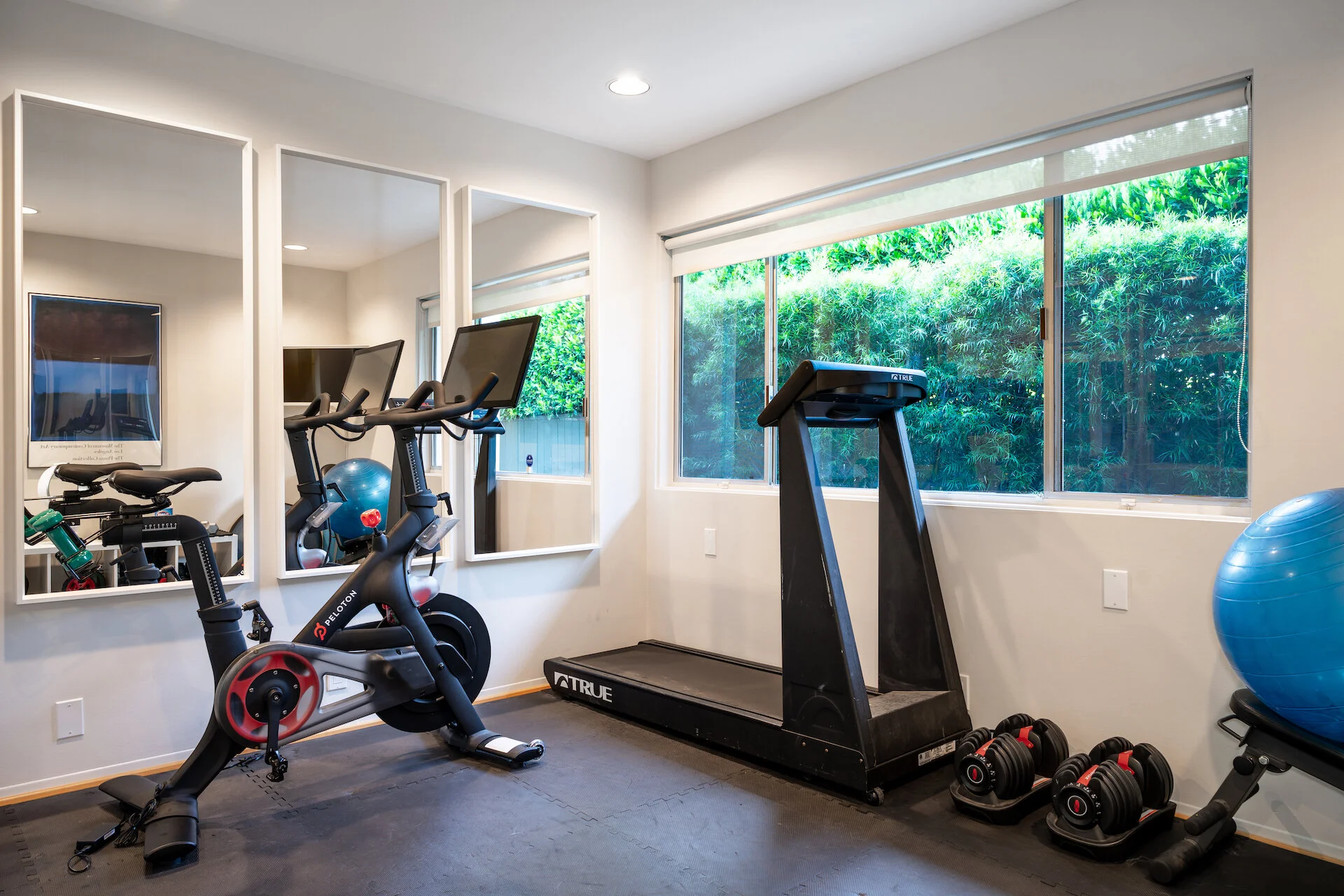 30) EXERCISE ROOM.jpeg