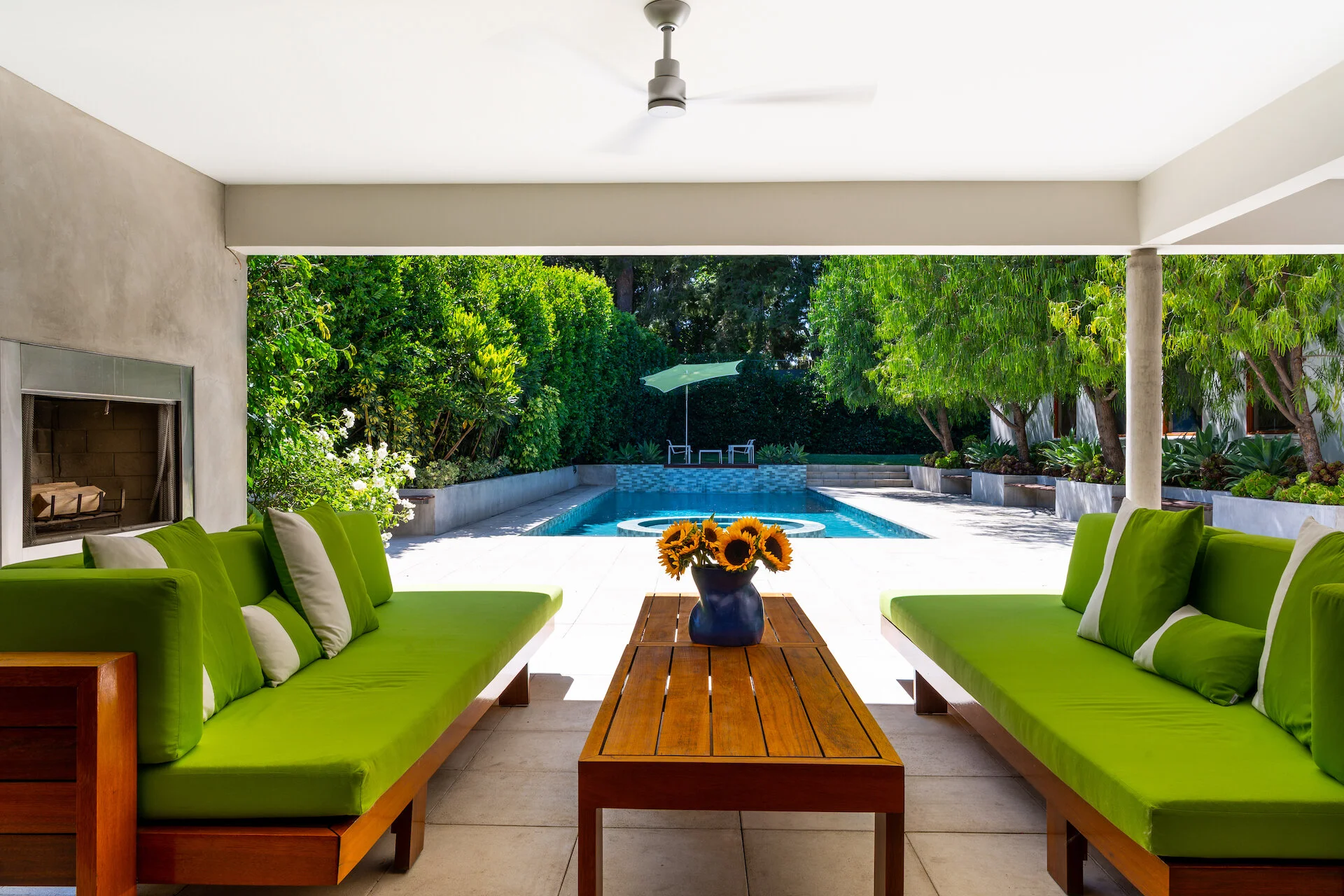 31) EXTERIOR-PATIO AREA-3.jpeg