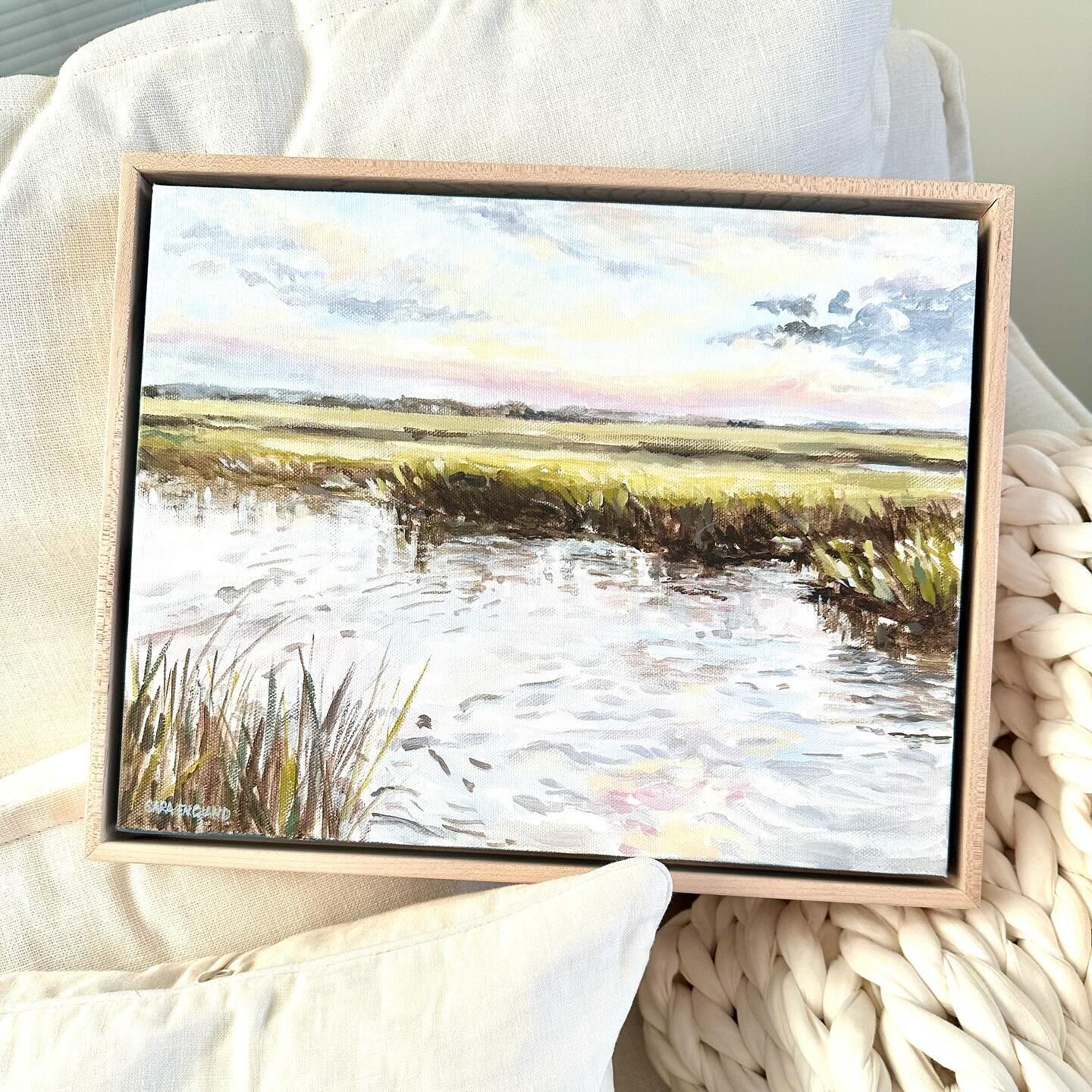 Feeling coastal&hellip;
Inspired and very grateful to Cathy from @charleston.girl for sharing her beautiful world with us here on insta🥰
This little painting was inspired by one of Cathy&rsquo;s stories she posted back in October and I just loved ev