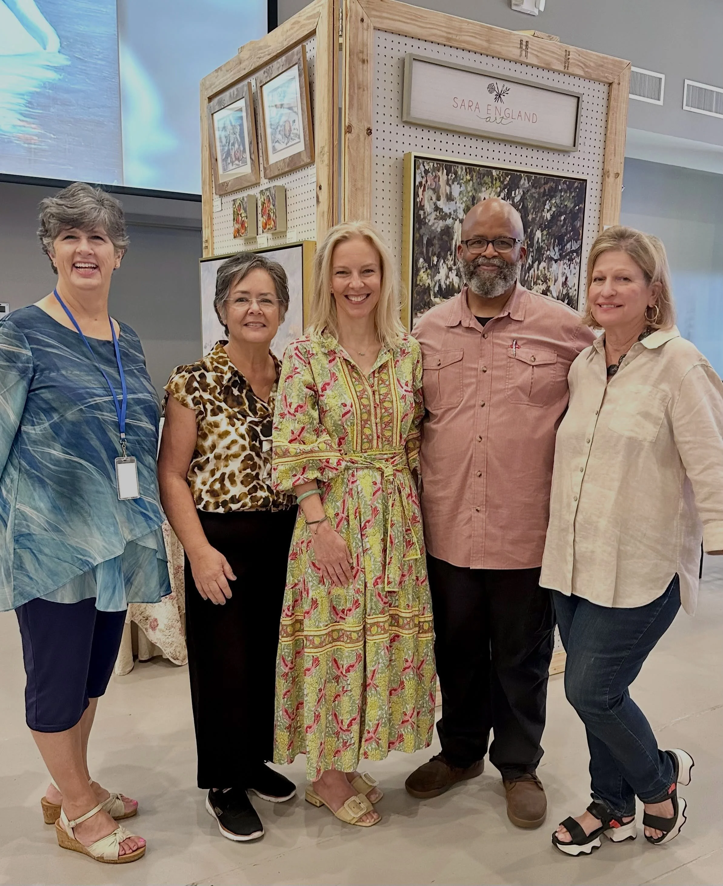 As I sip on my cup of tea this Monday morning I&rsquo;m feeling grateful for a busy weekend well spent with new friends! Thank you @susanarringtonart, @mrstevearnold, @karensiskart and @cathycompton19 from @villagelouvre in Perry, for all your hard w