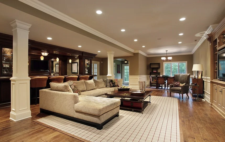 Basement-in-luxury-home-with-b-18131438-4i3.jpg