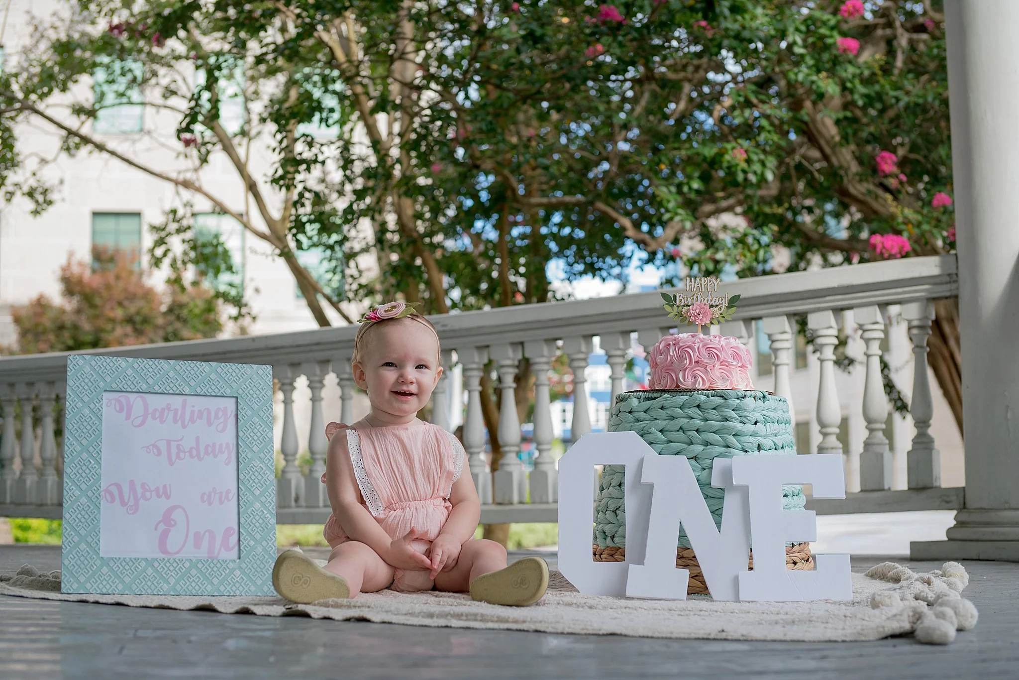 AUBREY – 1 YEAR SESSION AND CAKE SMASH – GREENVILLE NC PHOTOGRAPHER