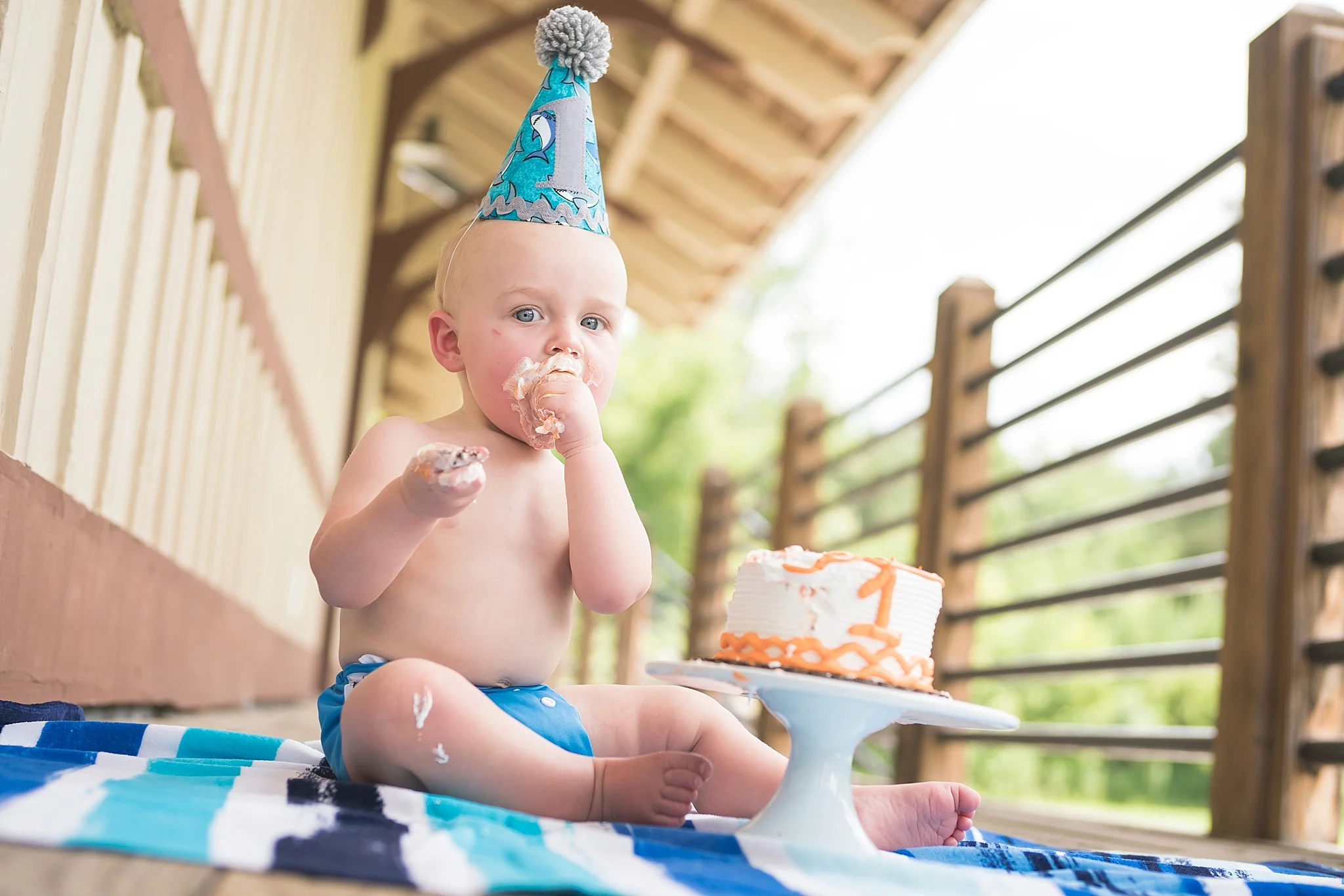 JUDE – 1 YEAR SESSION &amp; CAKE SMASH – WINTERVILLE NC PHOTOGRAPHER