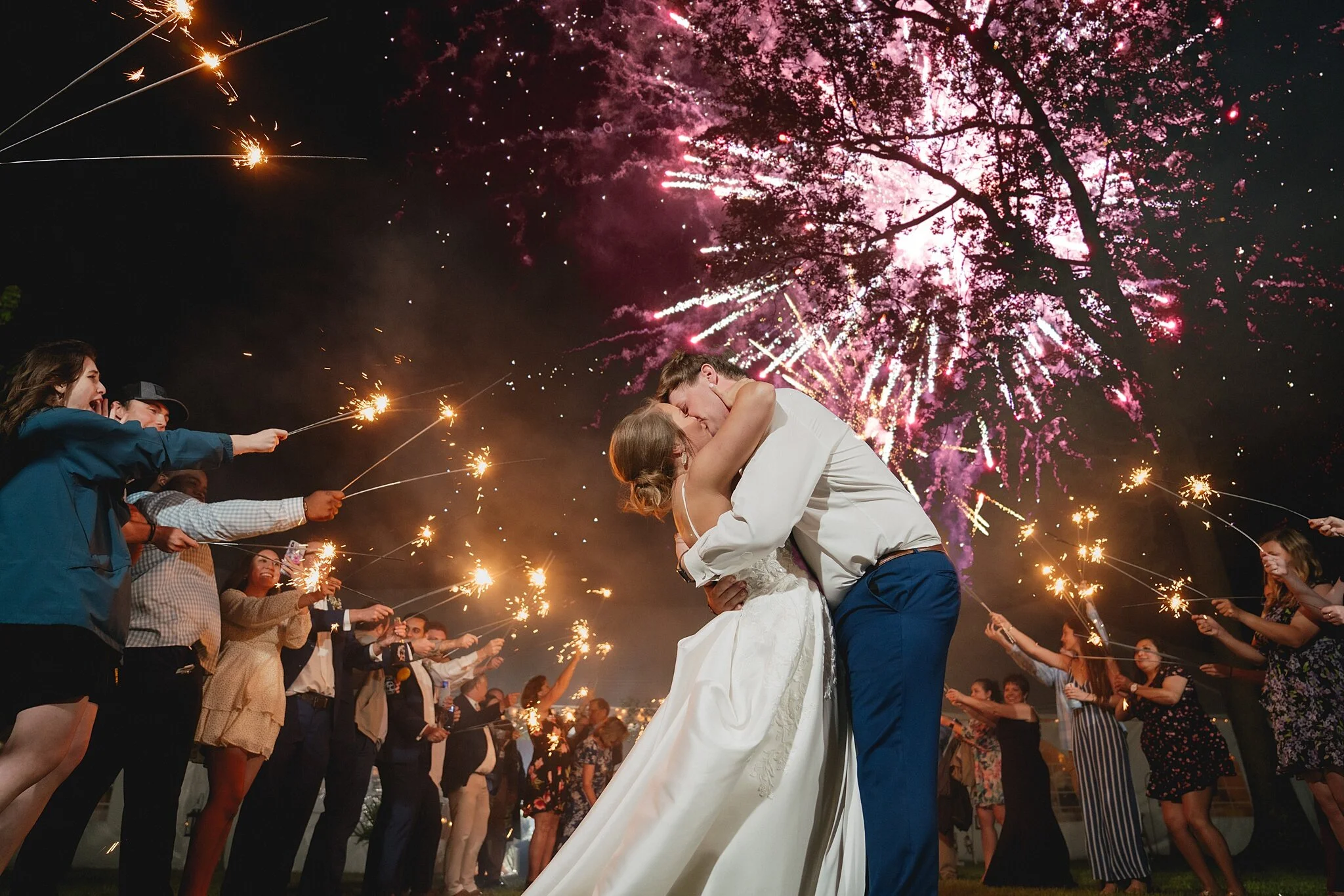 Kaitlyn &amp; Dylan - Washington Wedding Day Preview - Washington NC Photographer