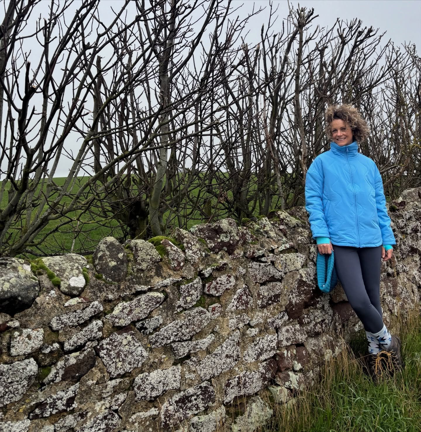 Wholesome walk season has been activated.
Adding colour to my active wardrobe. 

Shortest day of the year!!! Whoever needs to hear this. 
We did it!!!! The light is on the way back. 

Jacket, leggings and base layer @wearebam - gifted 
Hat @mardybuma