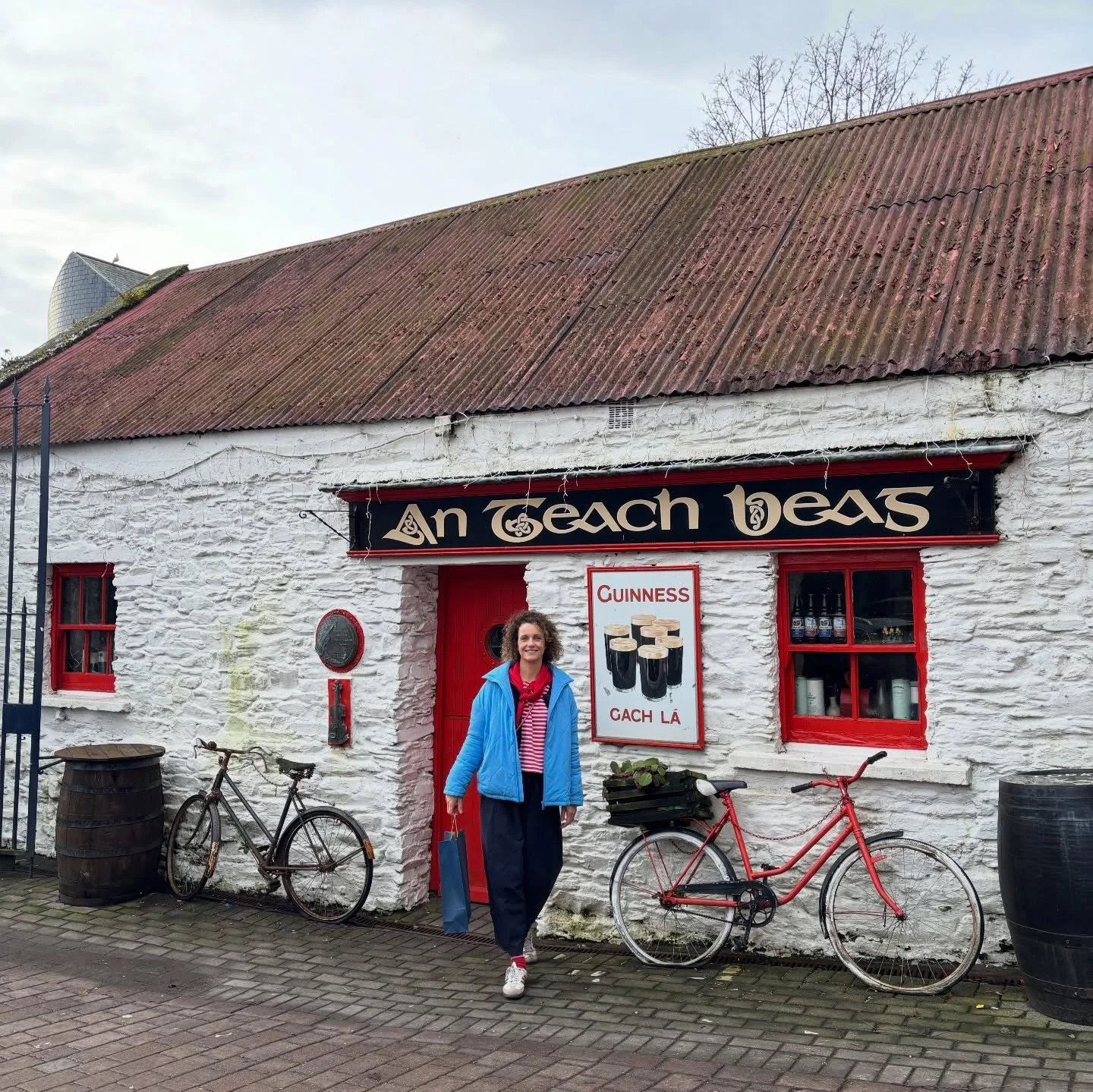 A quick trip home. Beach, boutiques and coffee catch ups. Anyone else doing dry January?? 
My small bag only was pushed to its limits with my suit purchase 🙈 that&rsquo;s why a squishy bag is best. 

Top tips for packing light
- plan your outfits 
-