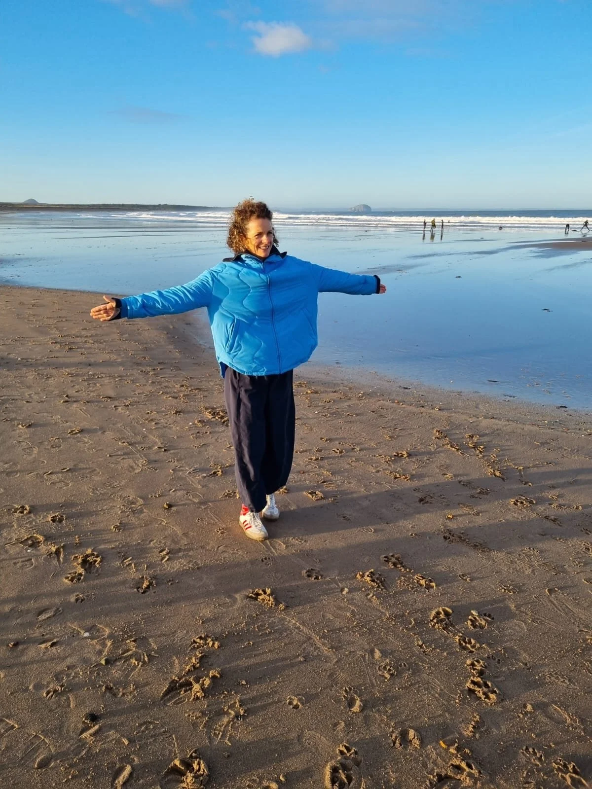 When you have a jacket in your wardrobe one month and are already at 30 wears. I adore the colour of this @wearebam jacket. 
🌈It&rsquo;s warm without being bulky
🌈room to layer underneath. 
🌈adds colour to a dreary January 

What you love and wear