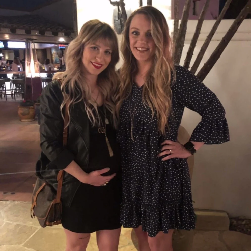 Elyse (left) rocking her Gucci Belt and LV Handbag!