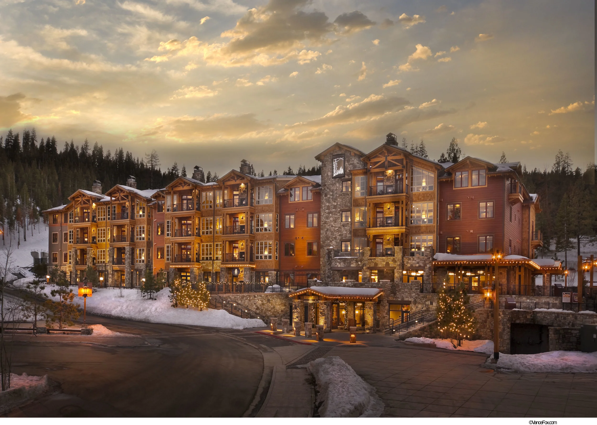 NStarLodge299.jpg