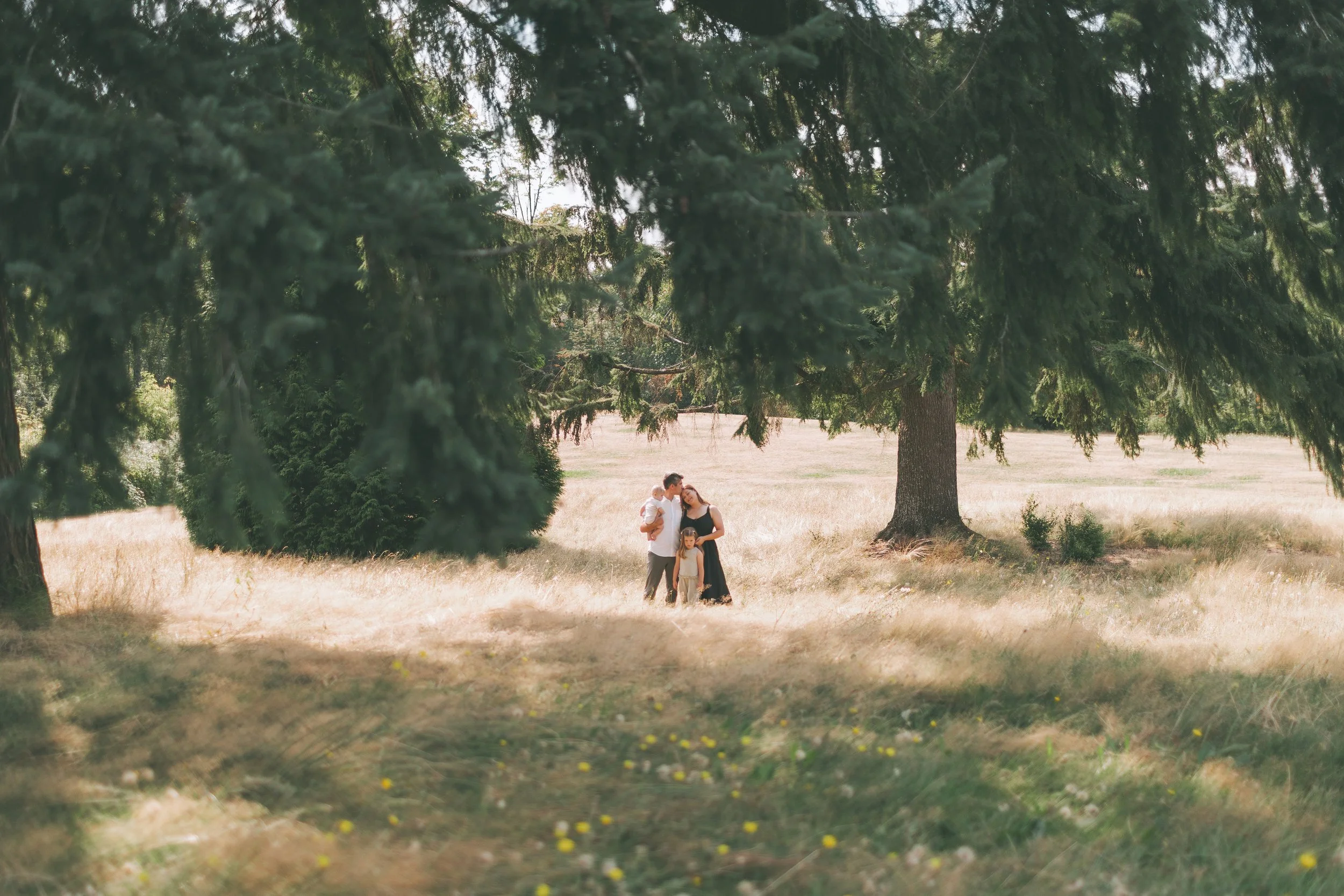 TheMitrovicFamily_BurnabyMountain2025-62.jpg